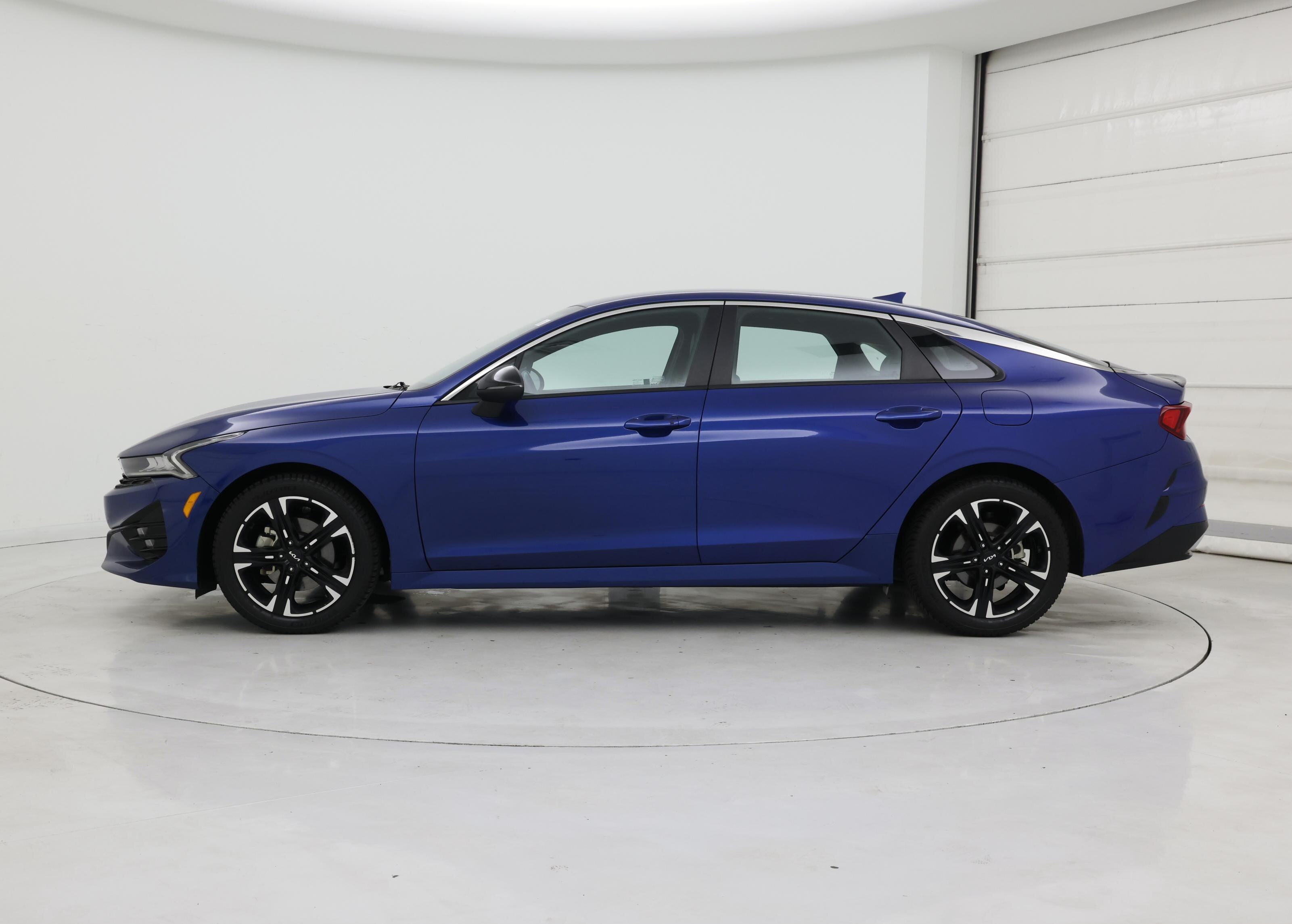 Thumbnail: 2023 Kia K5 - 3