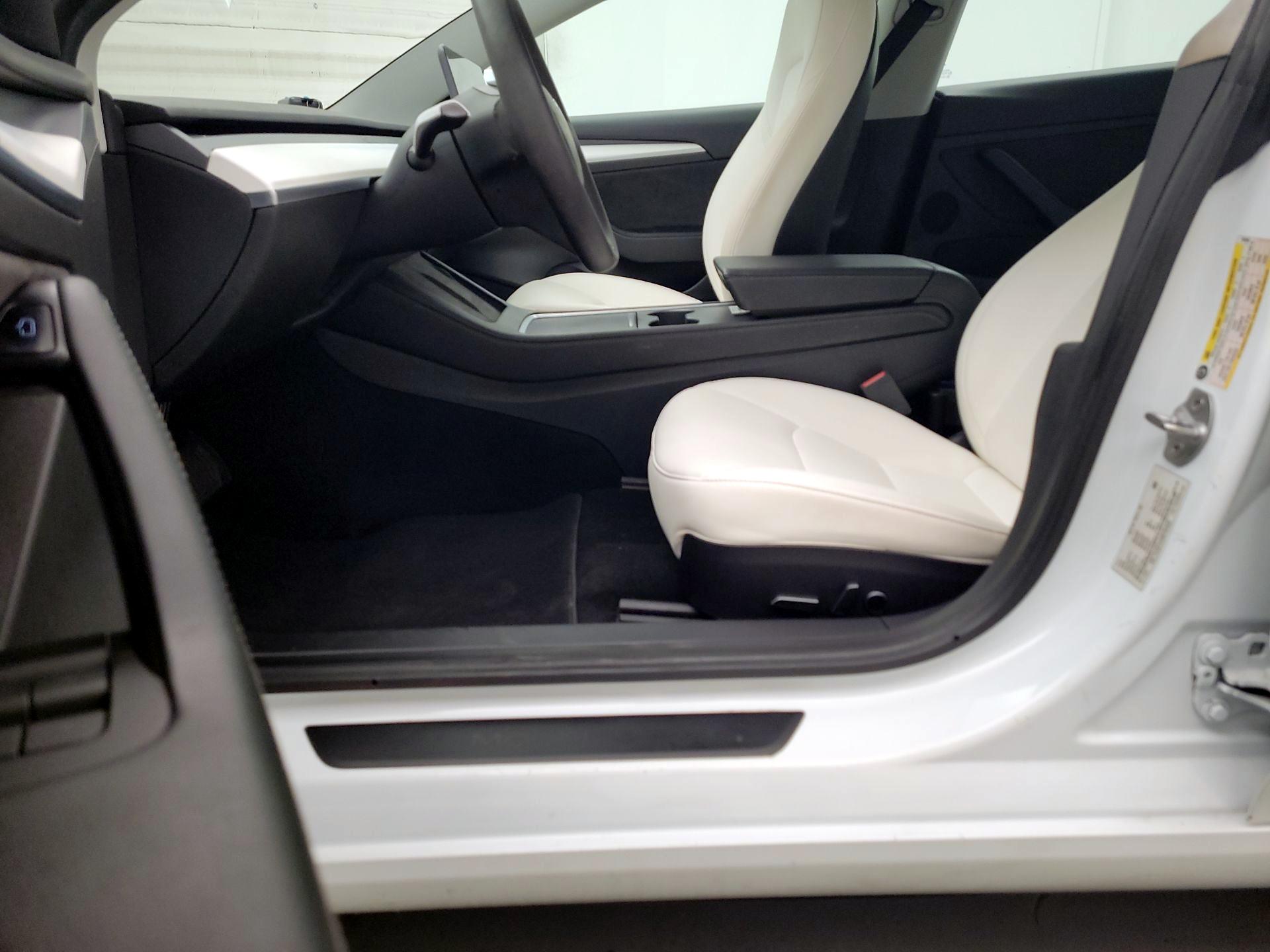 Thumbnail: 2021 Tesla Model 3 - 11