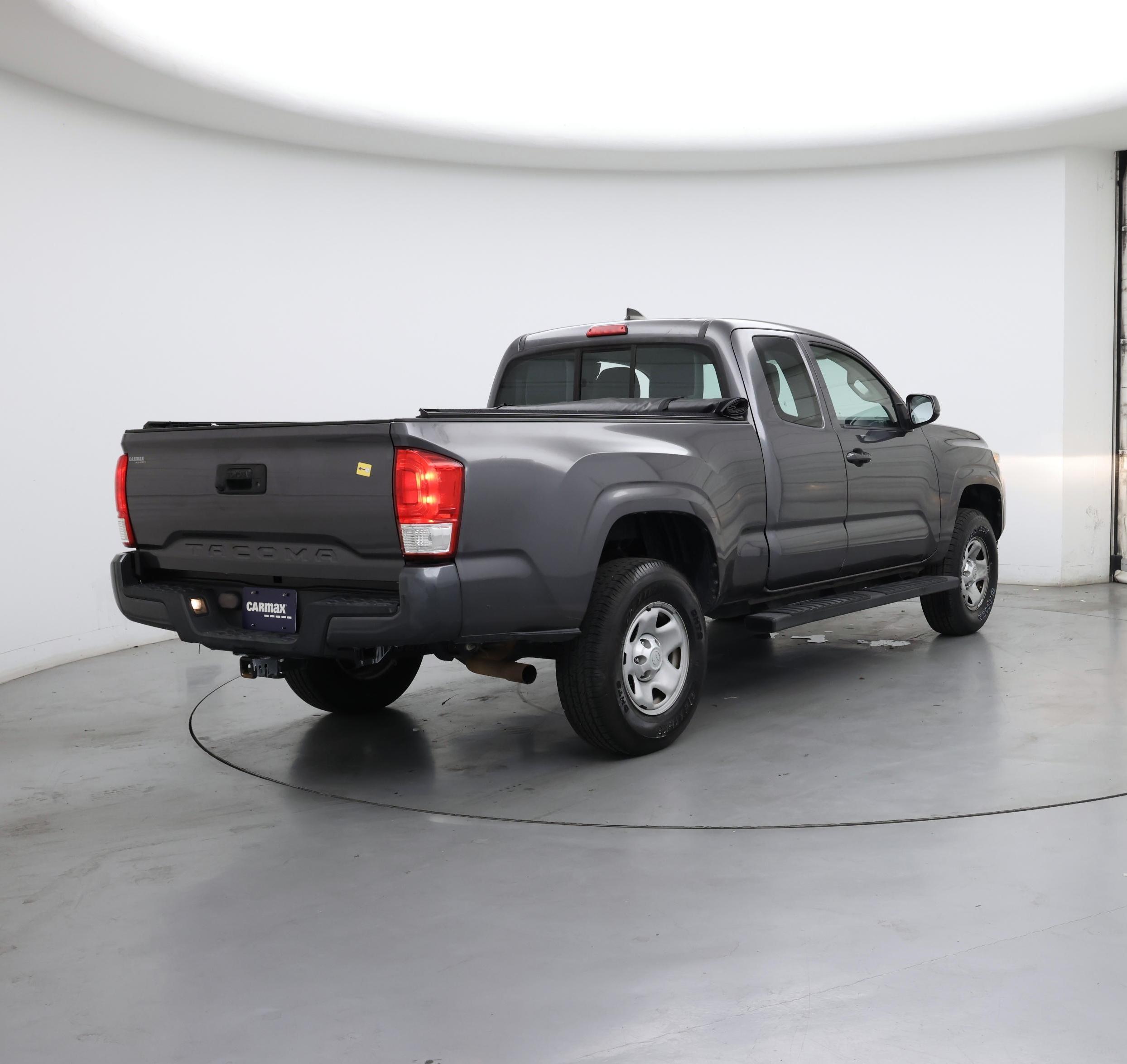 Thumbnail: 2017 Toyota Tacoma - 8