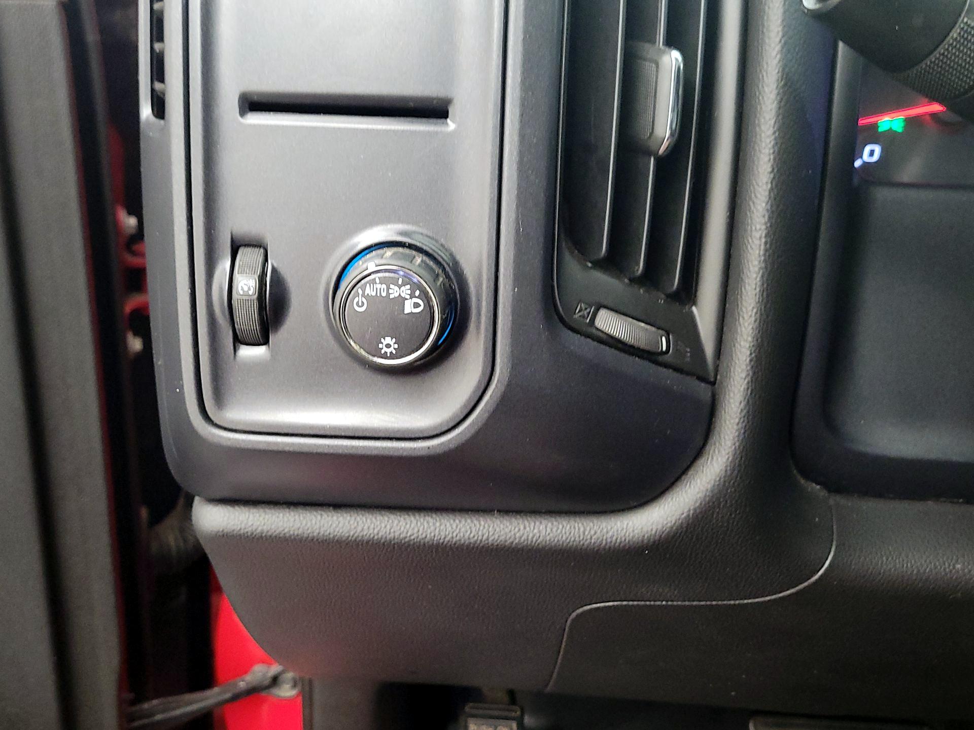 Thumbnail: 2015 Chevrolet Silverado 1500 - 13