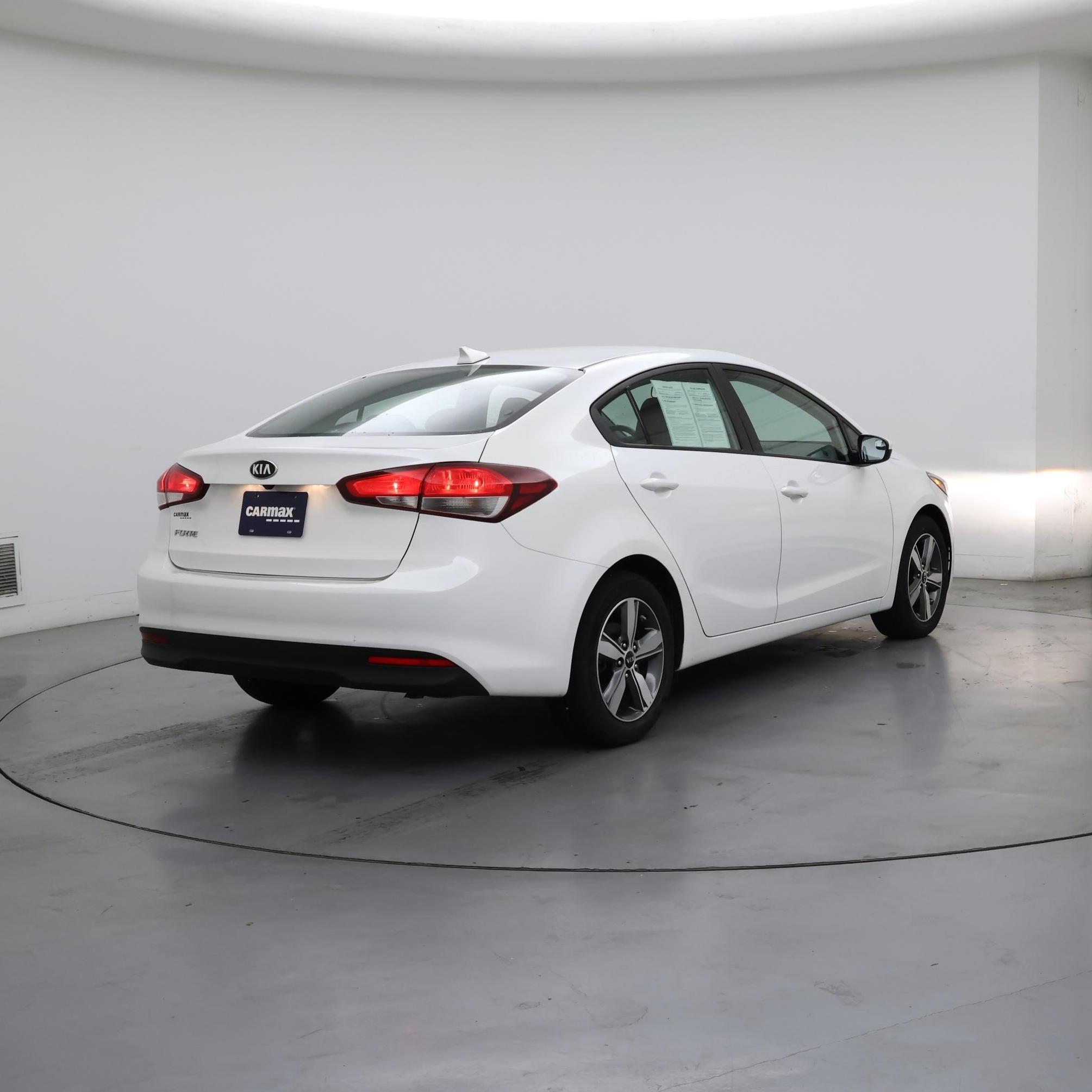 Thumbnail: 2018 Kia Forte - 8