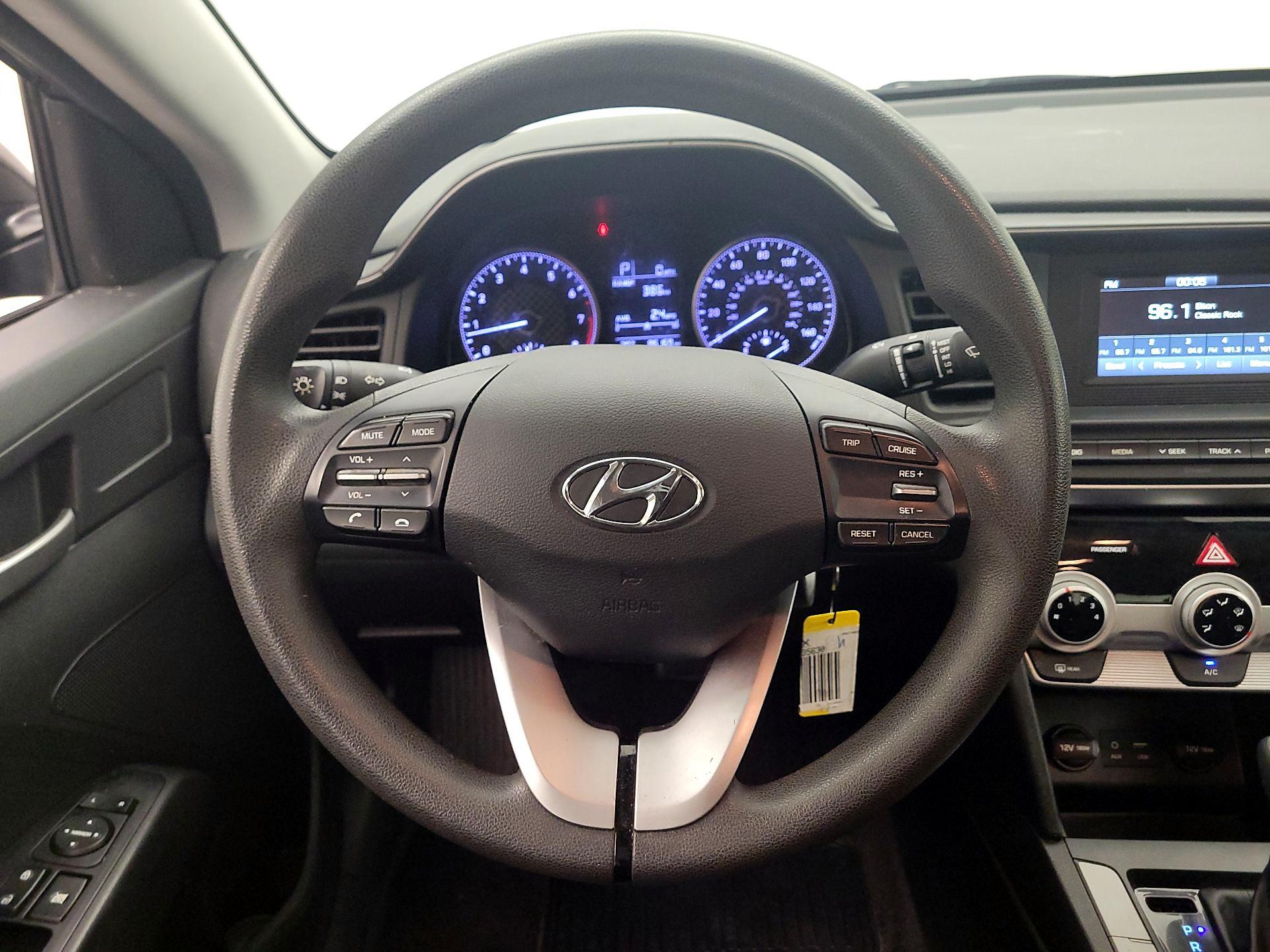 Thumbnail: 2019 Hyundai Elantra - 10