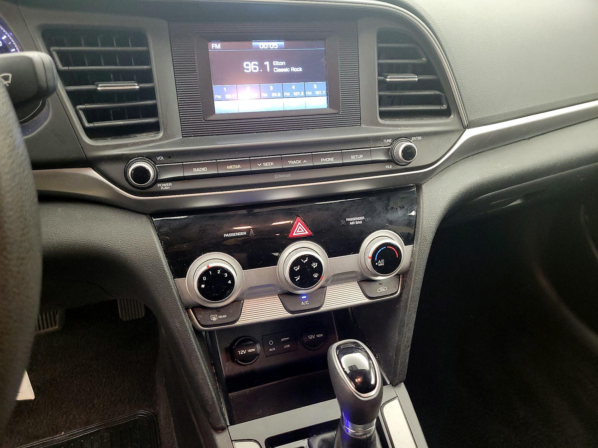 Thumbnail: 2019 Hyundai Elantra - 14