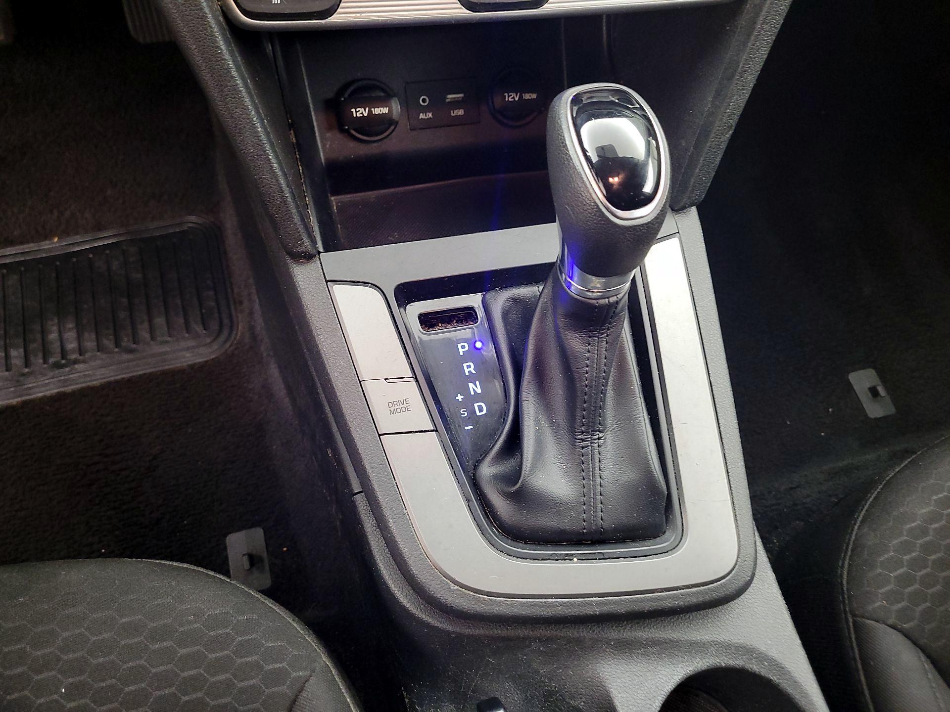 Thumbnail: 2019 Hyundai Elantra - 16