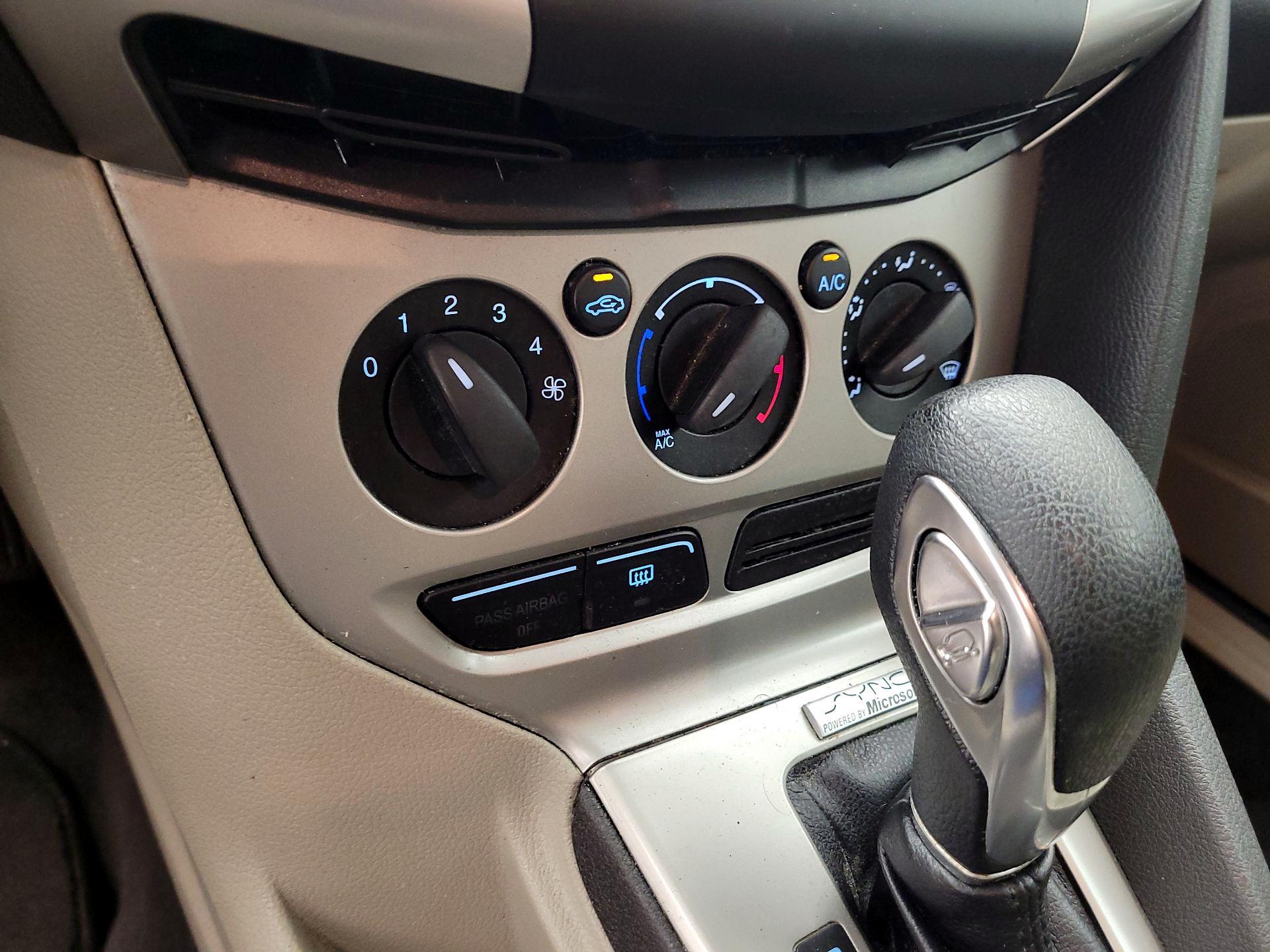 Thumbnail: 2014 Ford Focus - 14
