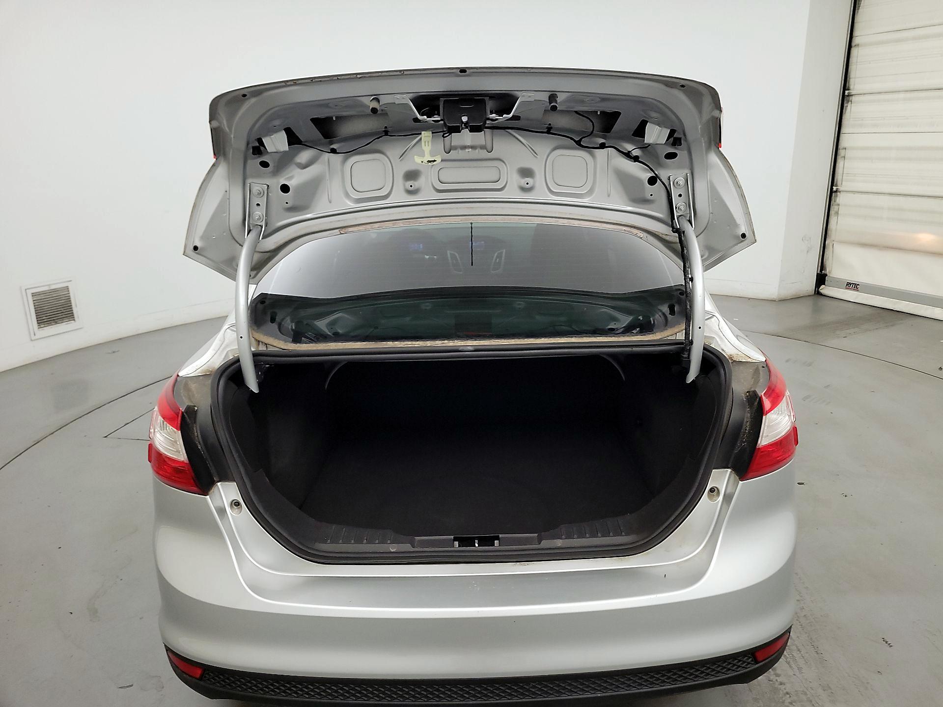 Thumbnail: 2014 Ford Focus - 16