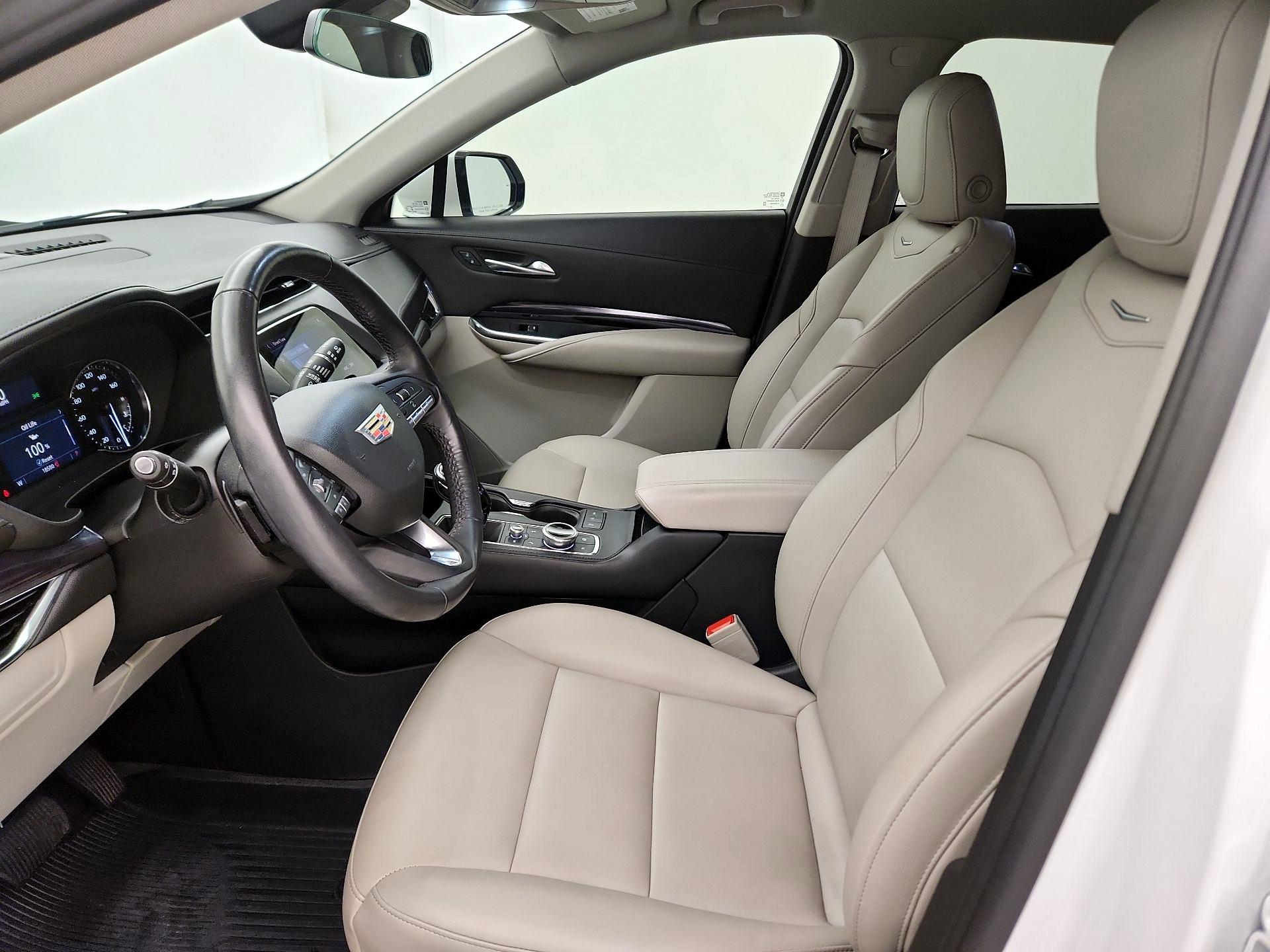 Thumbnail: 2023 Cadillac XT4 - 11