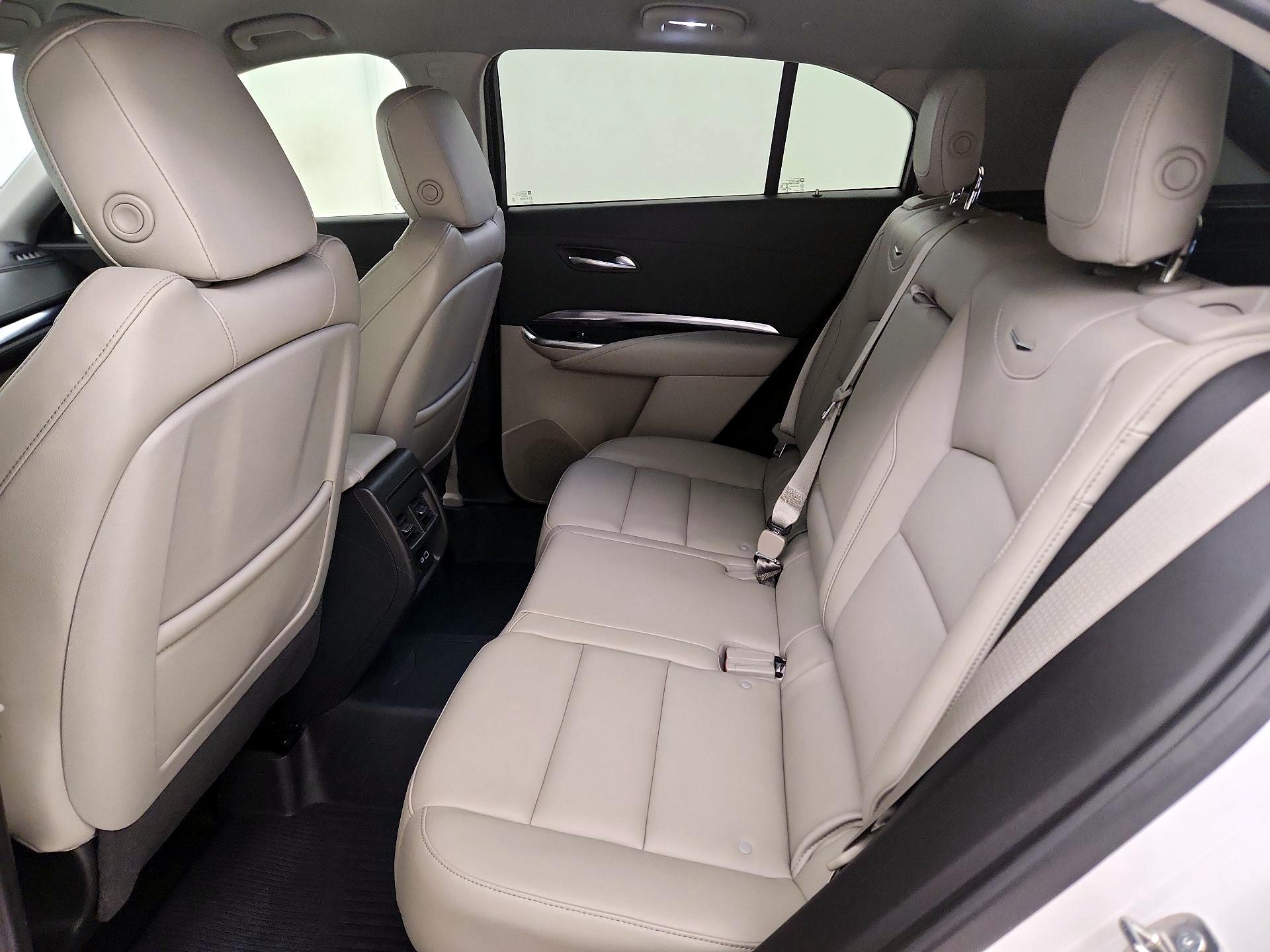 Thumbnail: 2023 Cadillac XT4 - 19