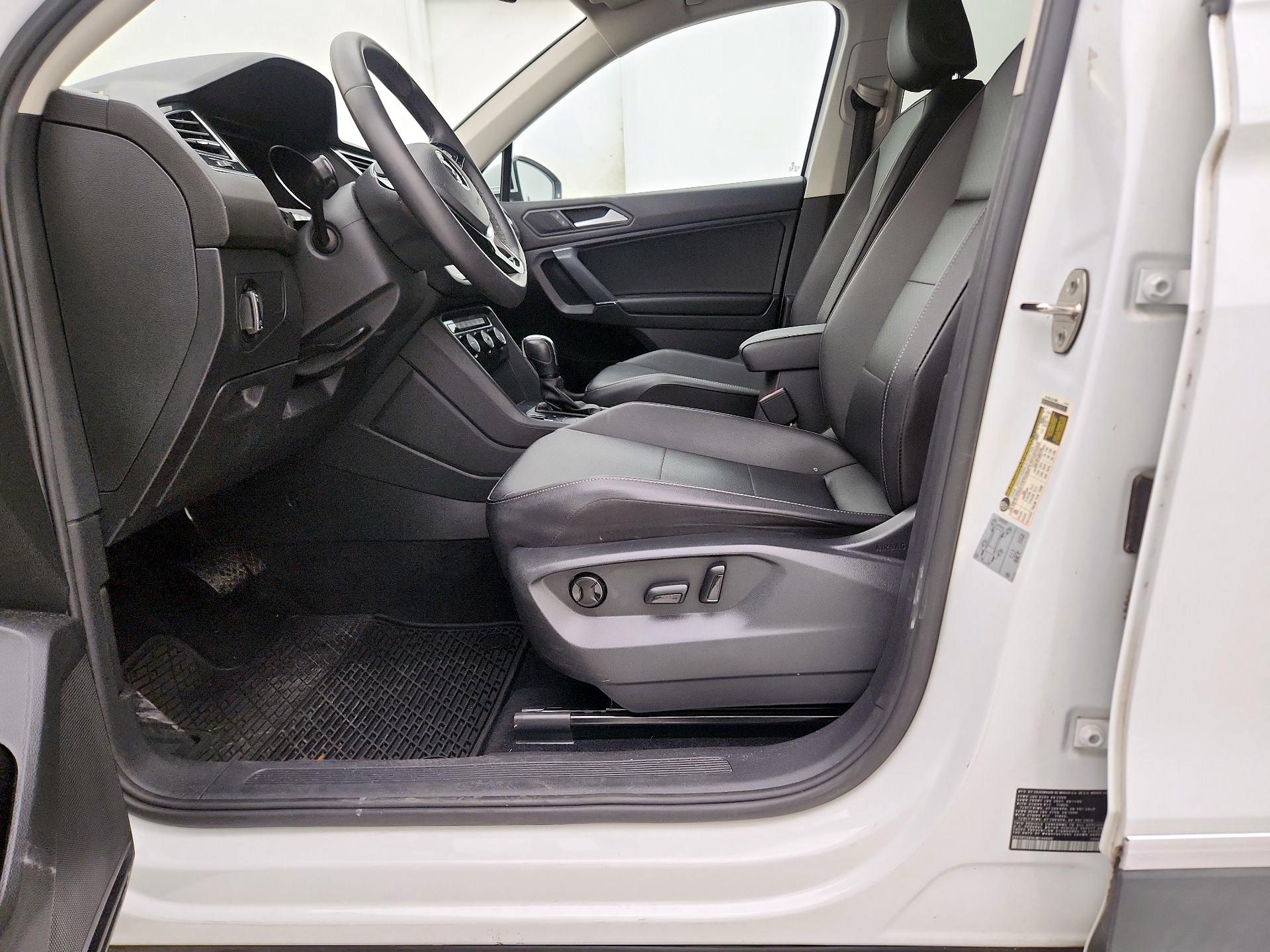 Thumbnail: 2020 Volkswagen Tiguan - 11