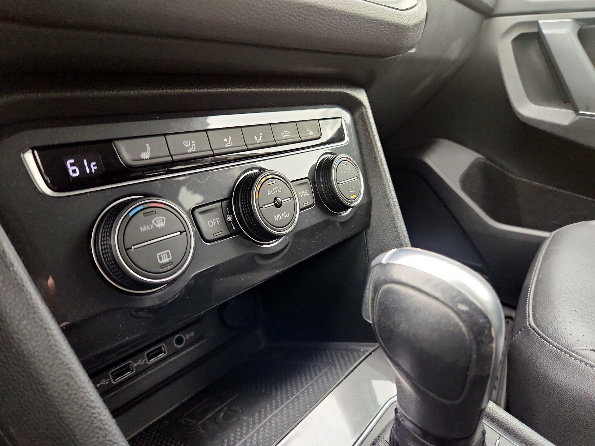 Thumbnail: 2020 Volkswagen Tiguan - 16