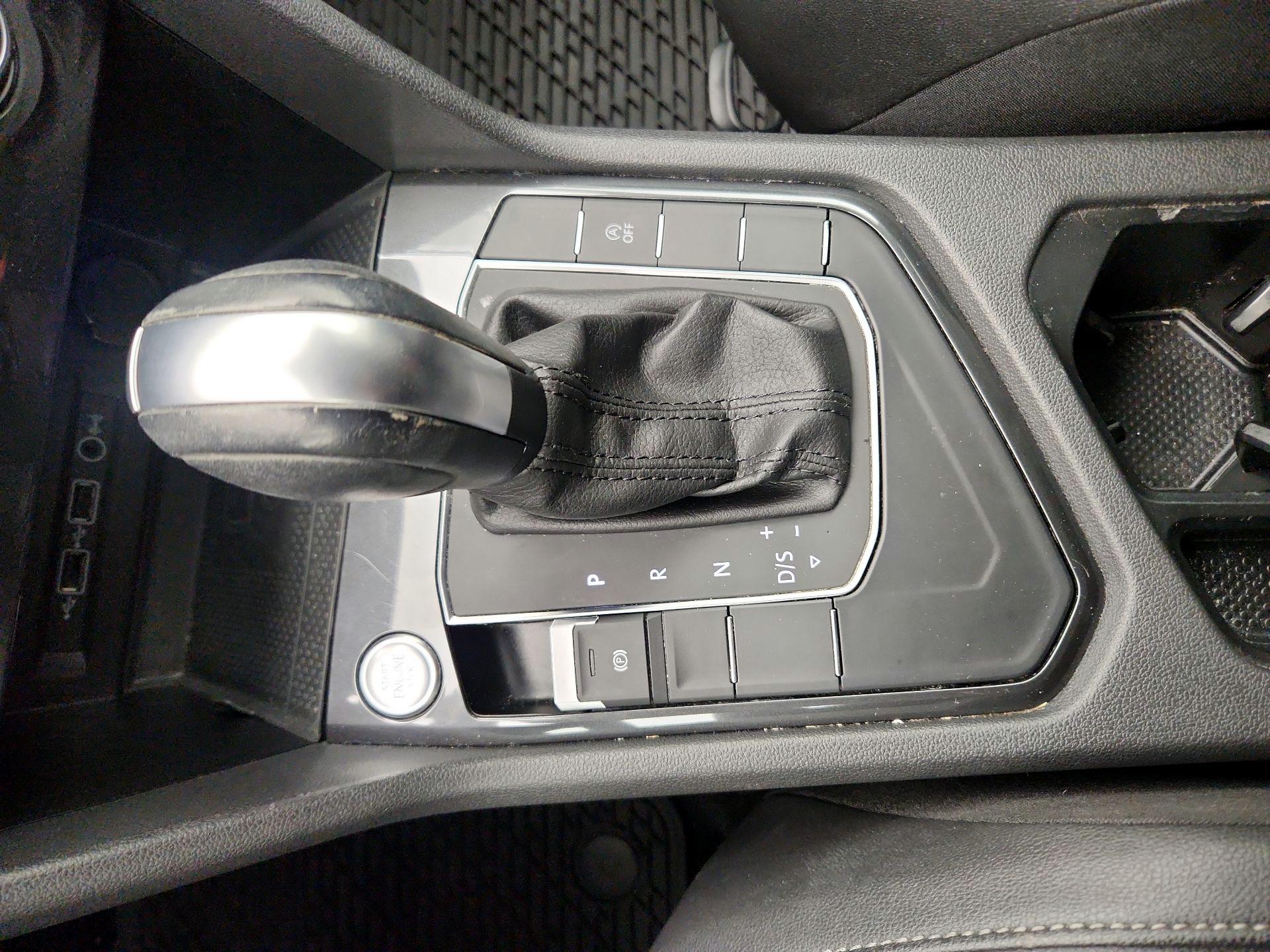 Thumbnail: 2020 Volkswagen Tiguan - 17