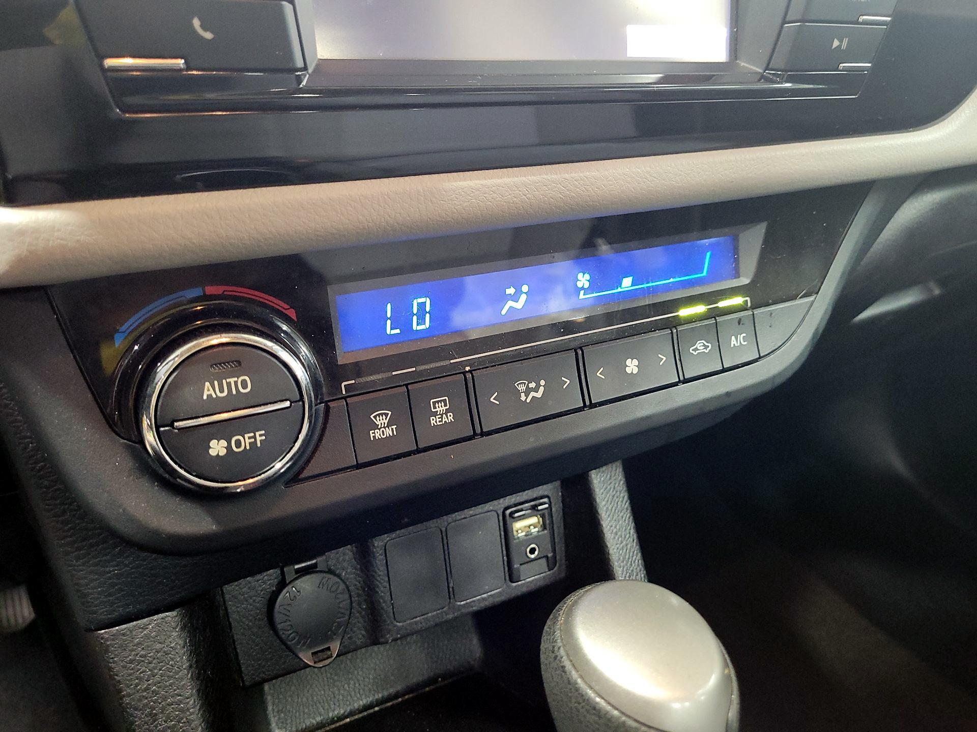 Thumbnail: 2016 Toyota Corolla - 16