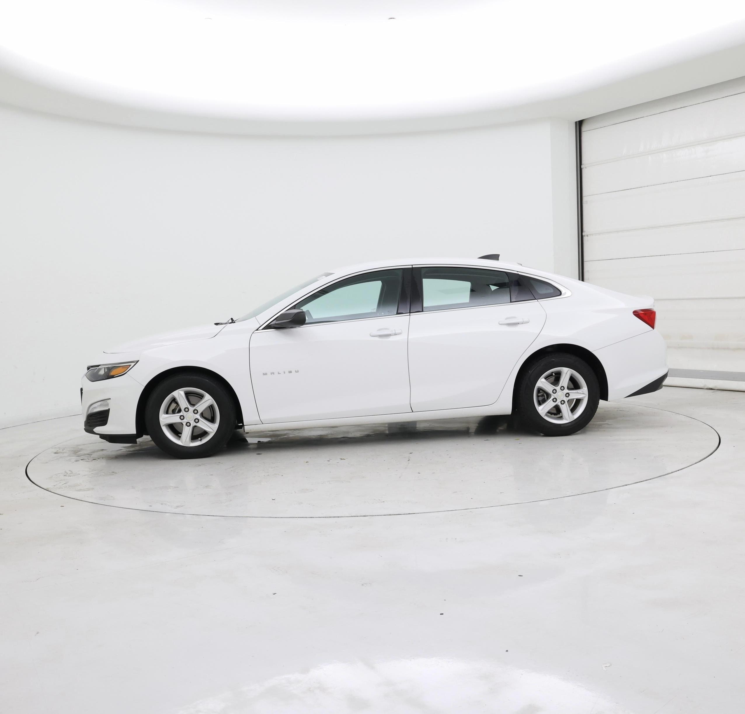 Thumbnail: 2020 Chevrolet Malibu - 3