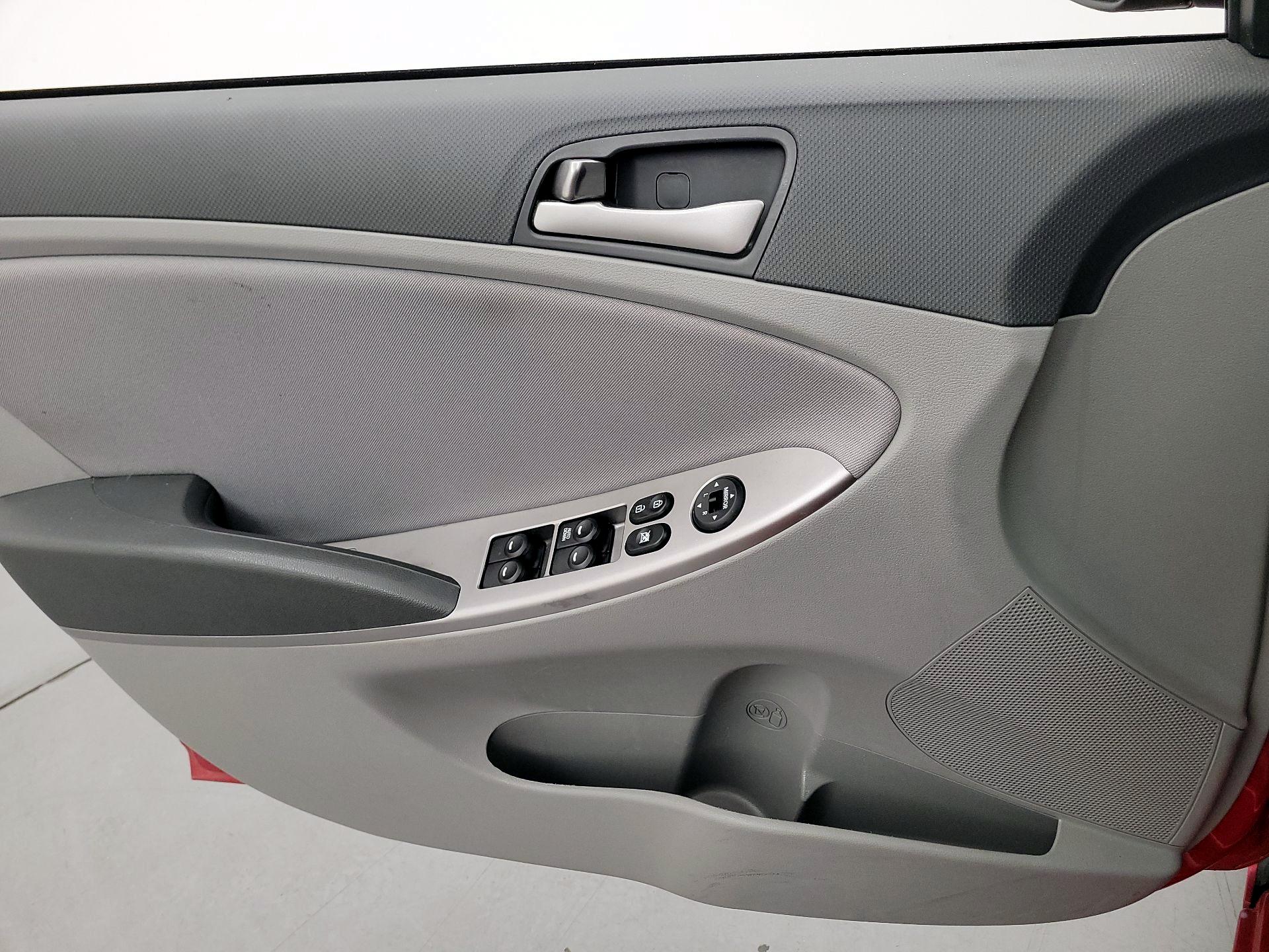 Thumbnail: 2017 Hyundai Accent - 12