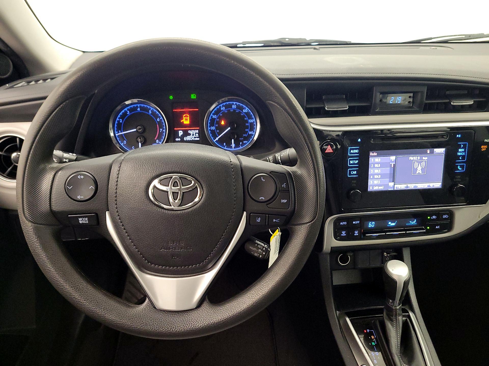 Thumbnail: 2017 Toyota Corolla - 10