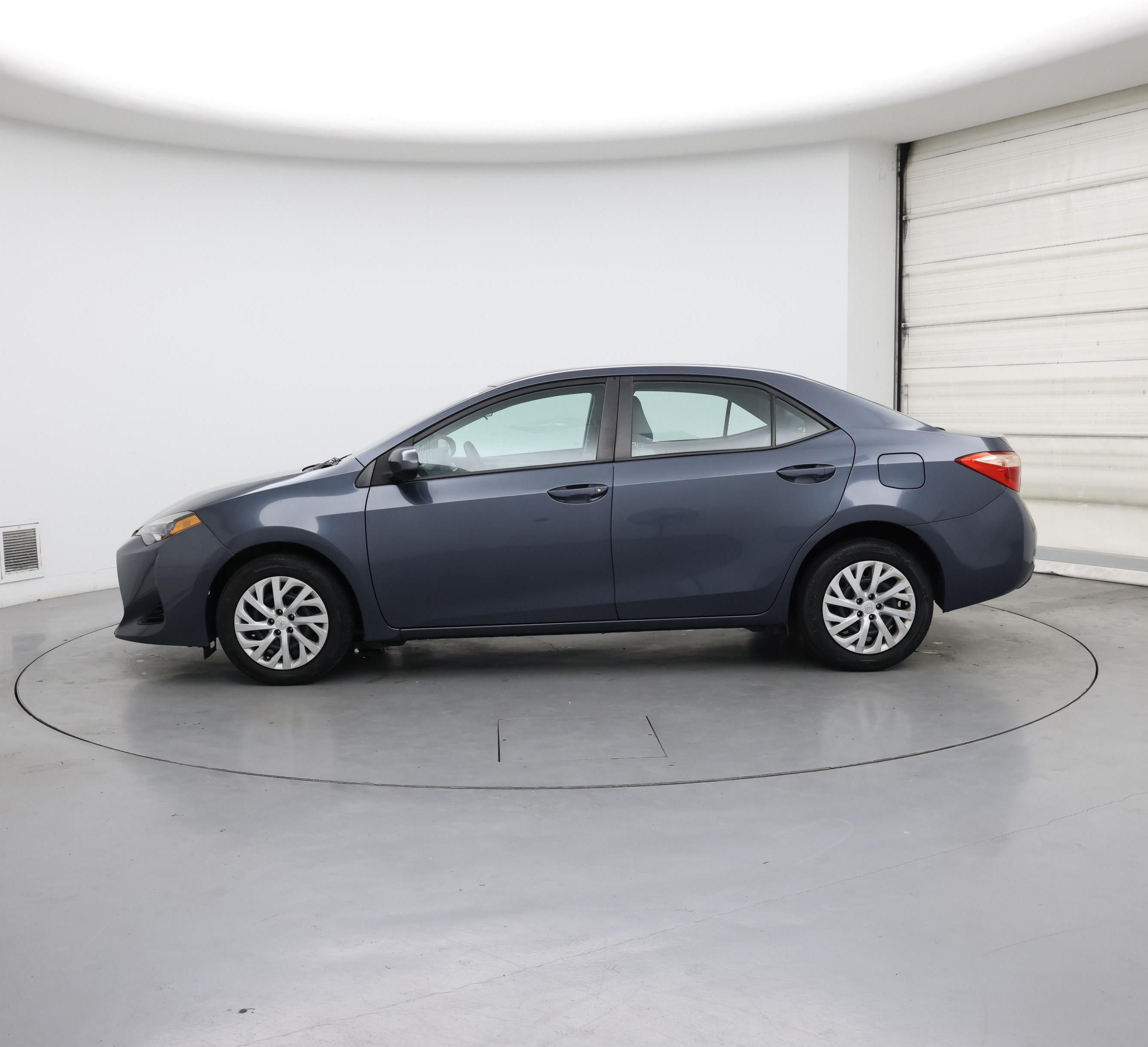Thumbnail: 2017 Toyota Corolla - 3