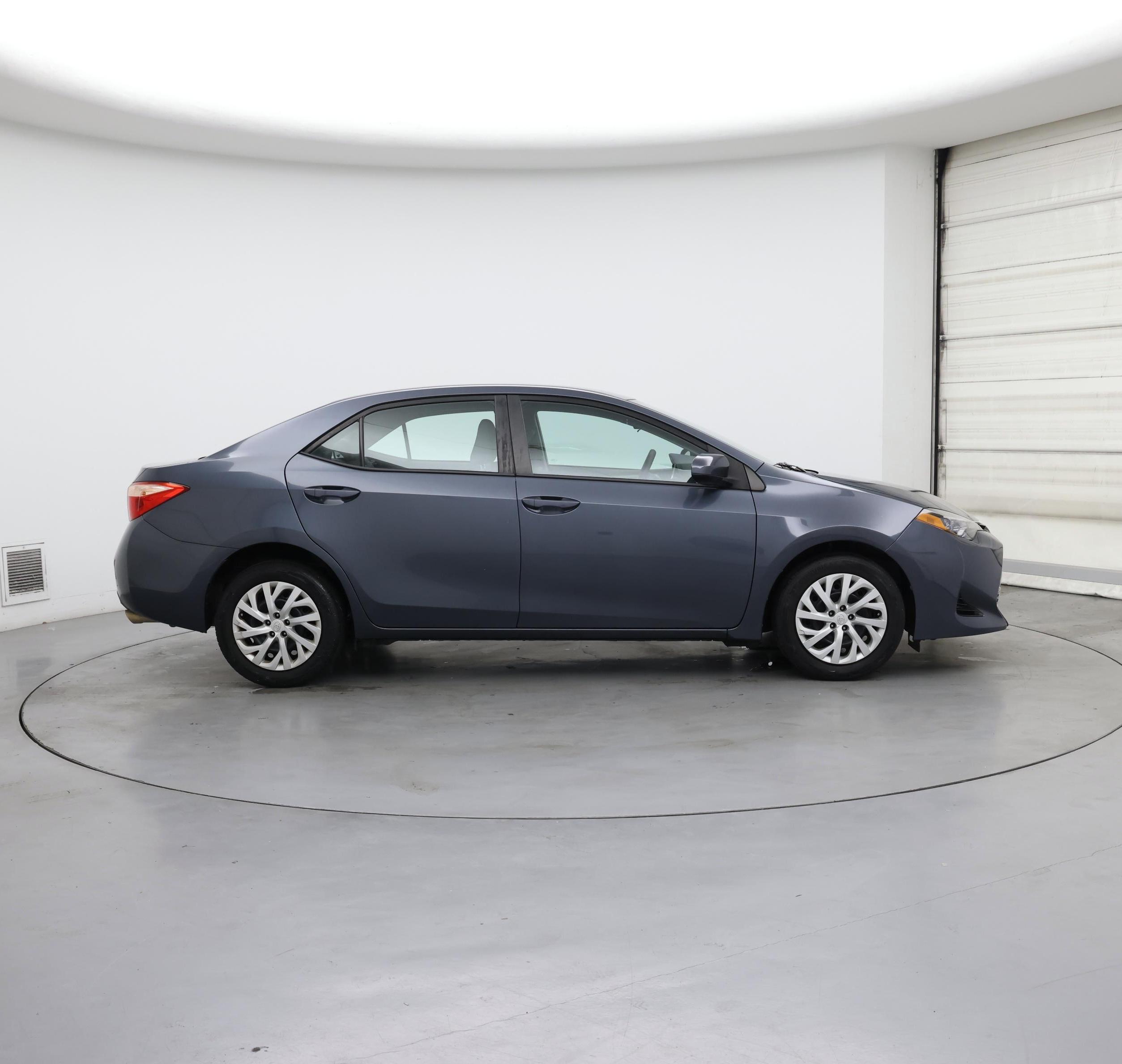 Thumbnail: 2017 Toyota Corolla - 7