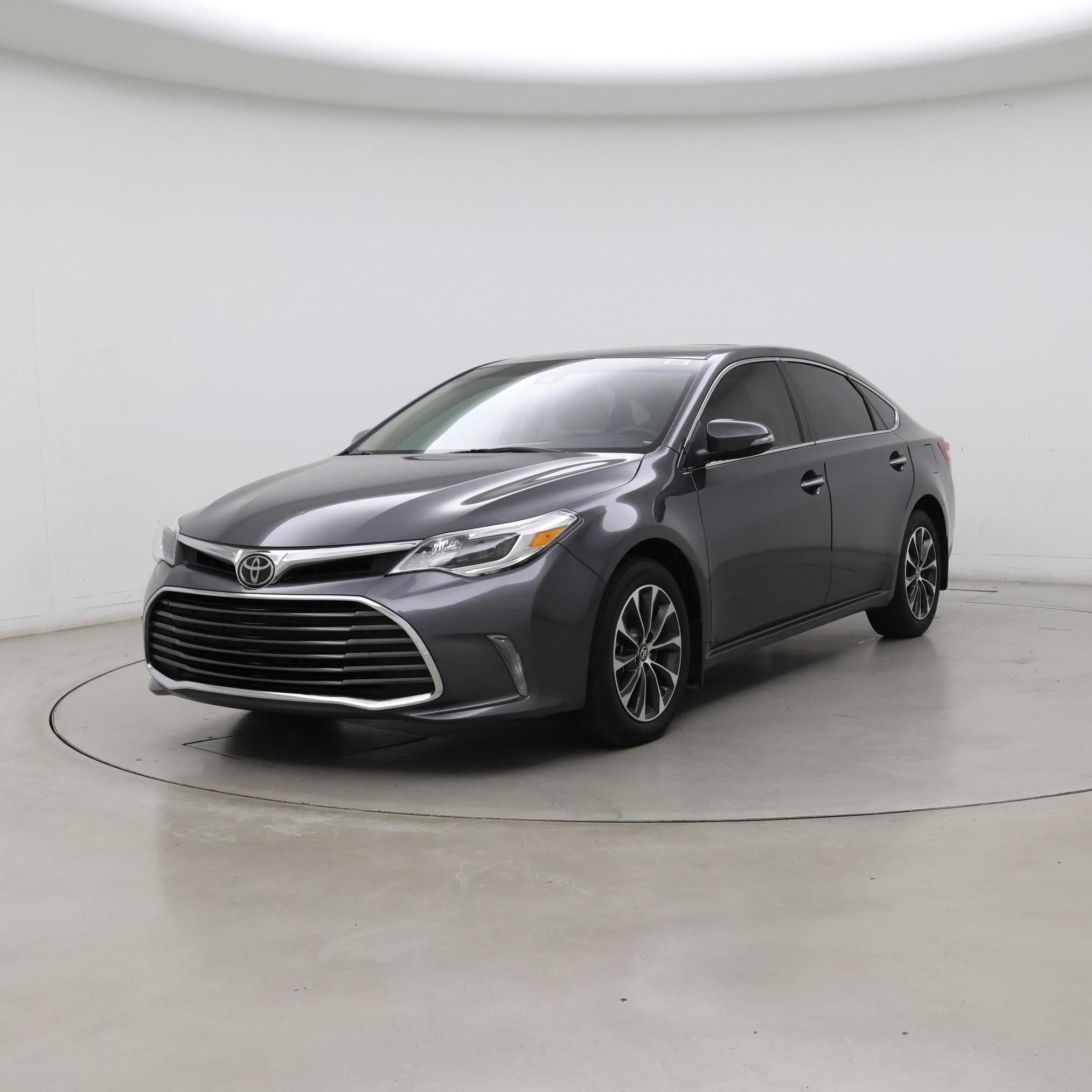 Thumbnail: 2018 Toyota Avalon - 4