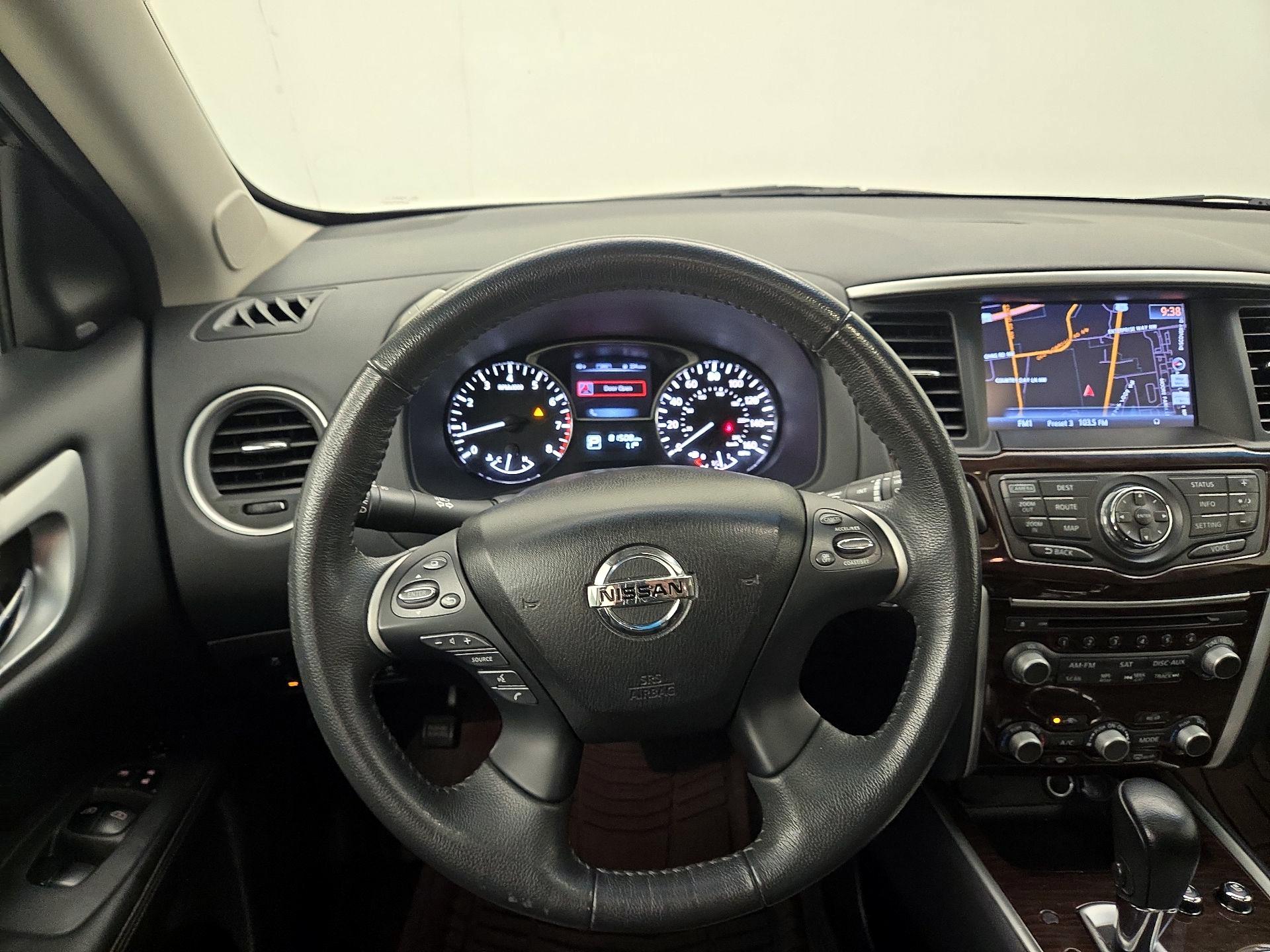 Thumbnail: 2015 Nissan Pathfinder - 10