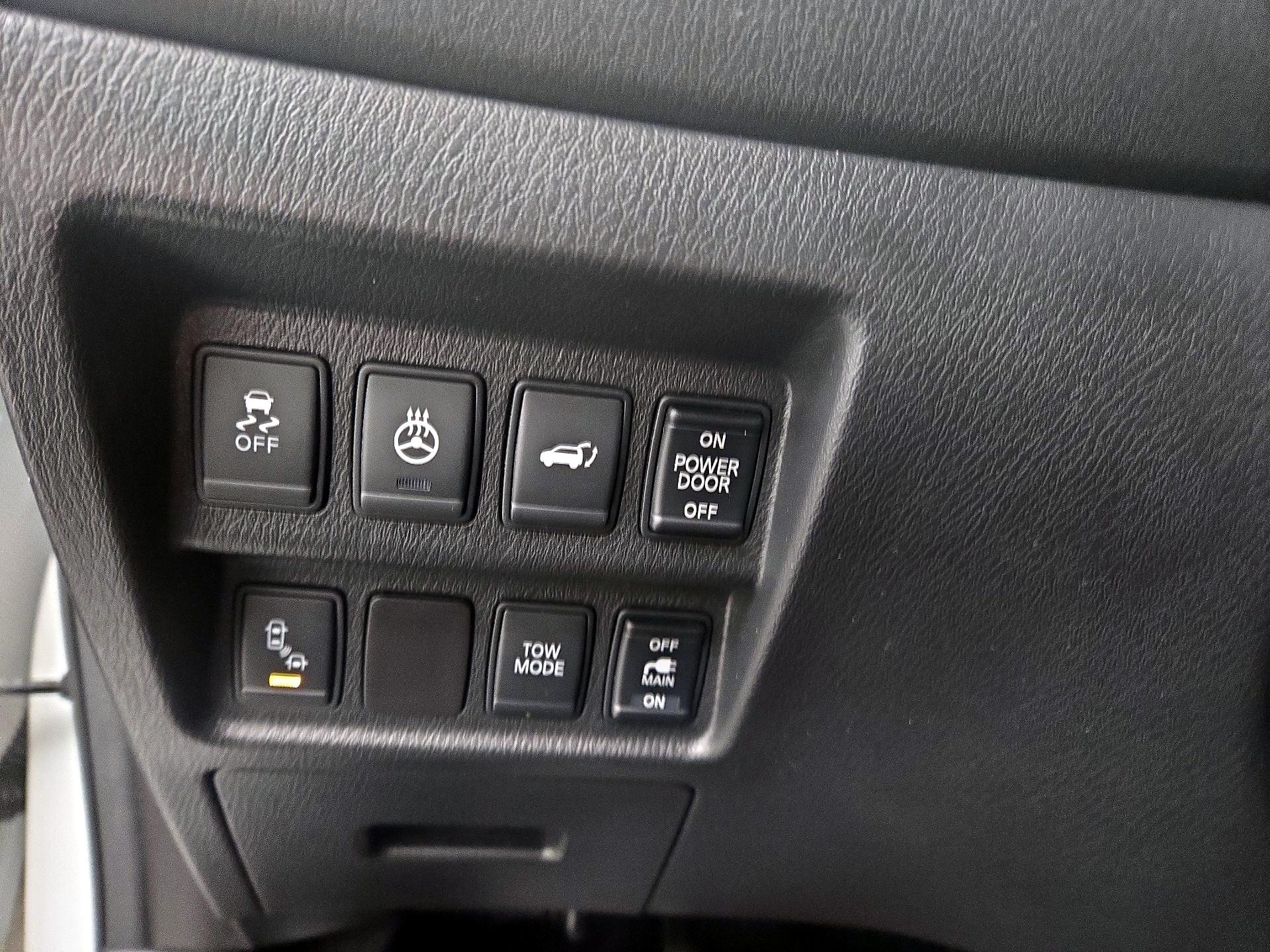 Thumbnail: 2015 Nissan Pathfinder - 13