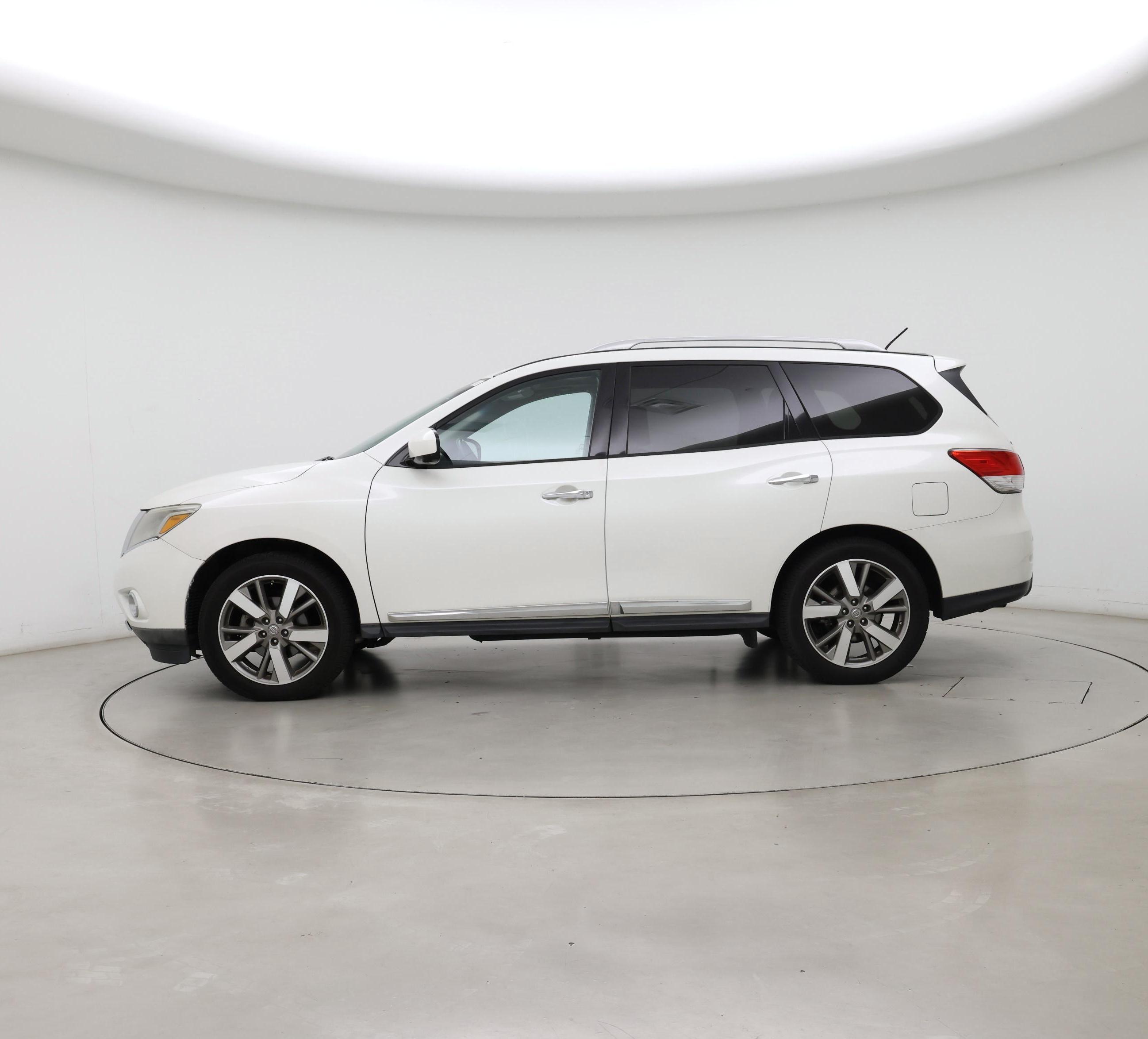 Thumbnail: 2015 Nissan Pathfinder - 3