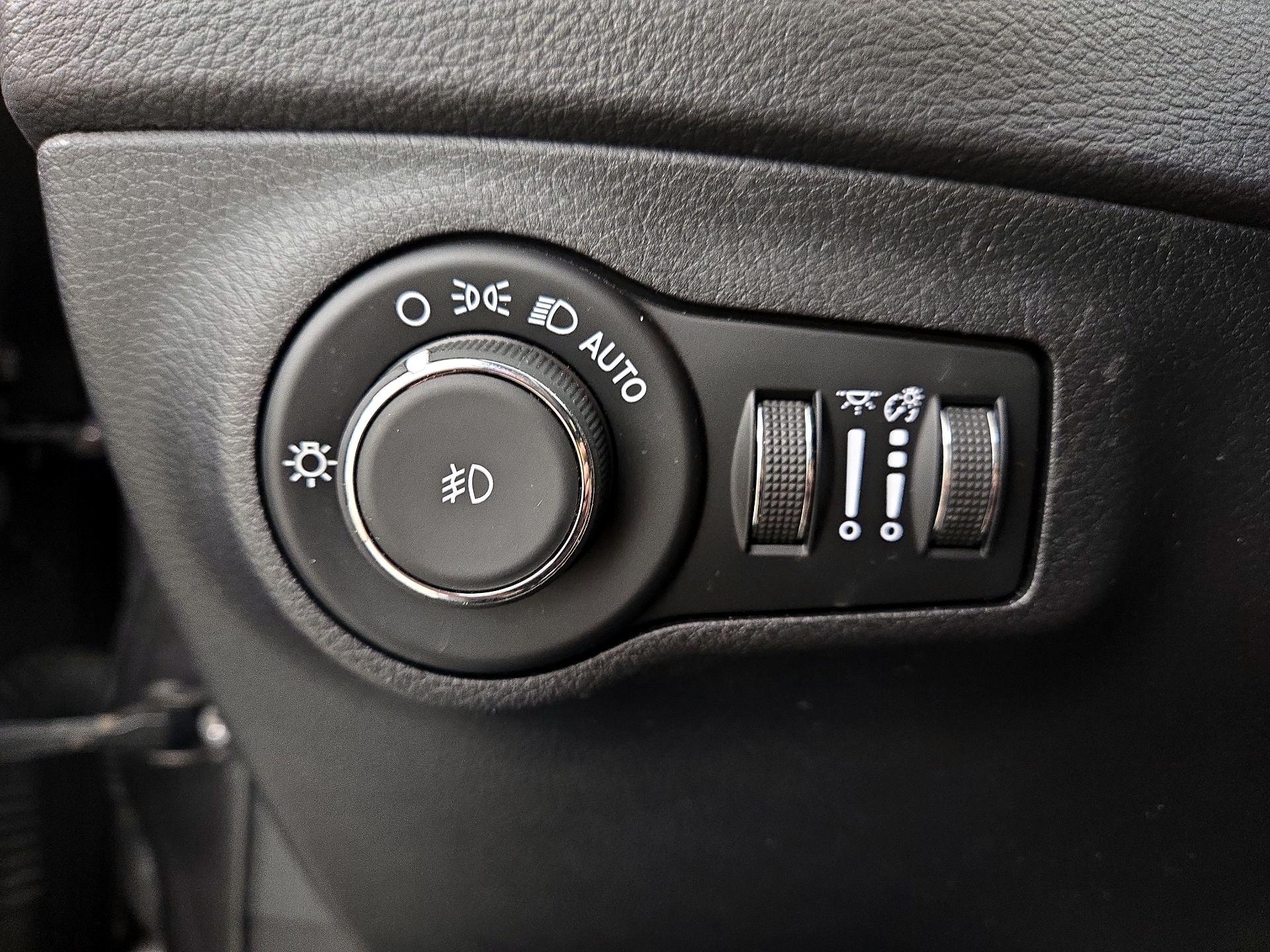 Thumbnail: 2019 Jeep Compass - 13