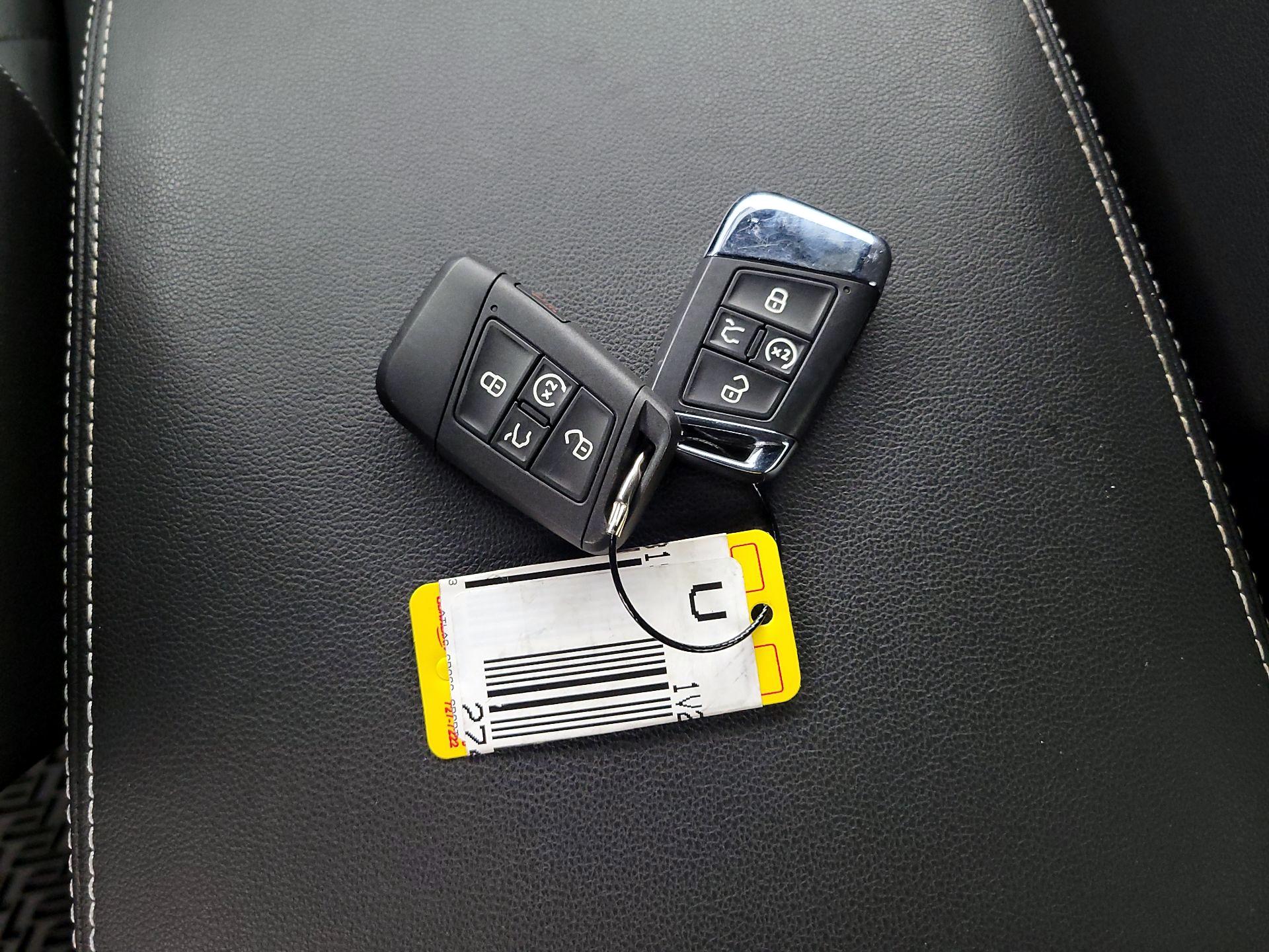 Thumbnail: 2023 Volkswagen Atlas - 20