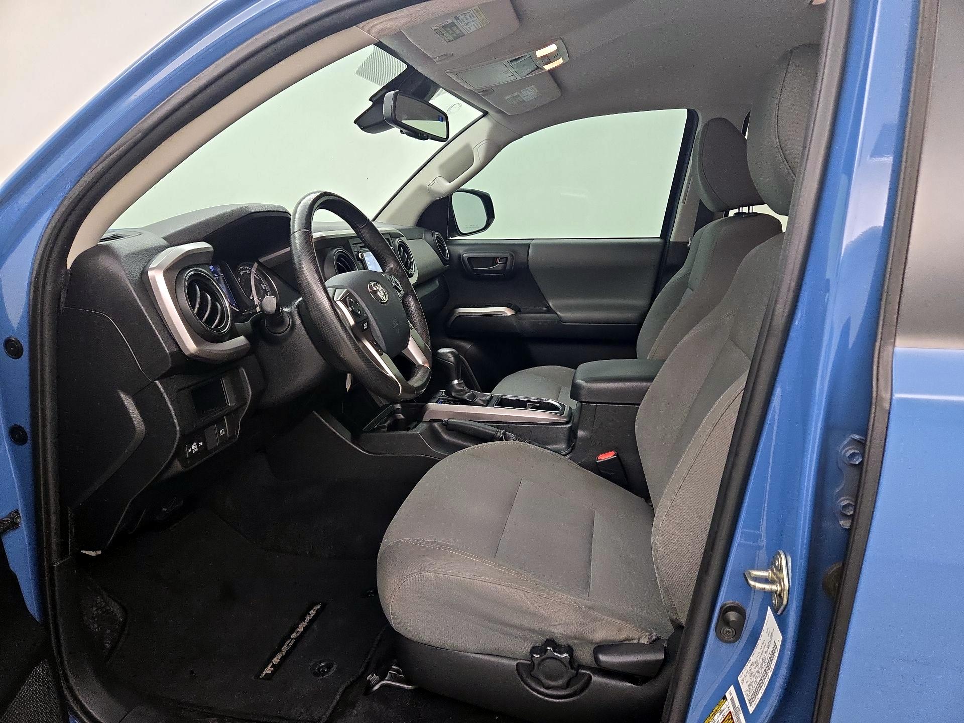 Thumbnail: 2019 Toyota Tacoma - 11
