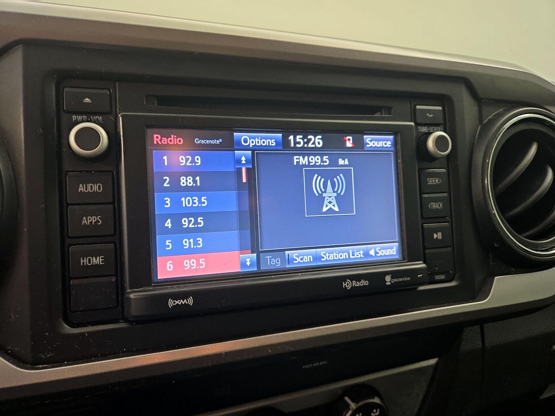 Thumbnail: 2019 Toyota Tacoma - 15