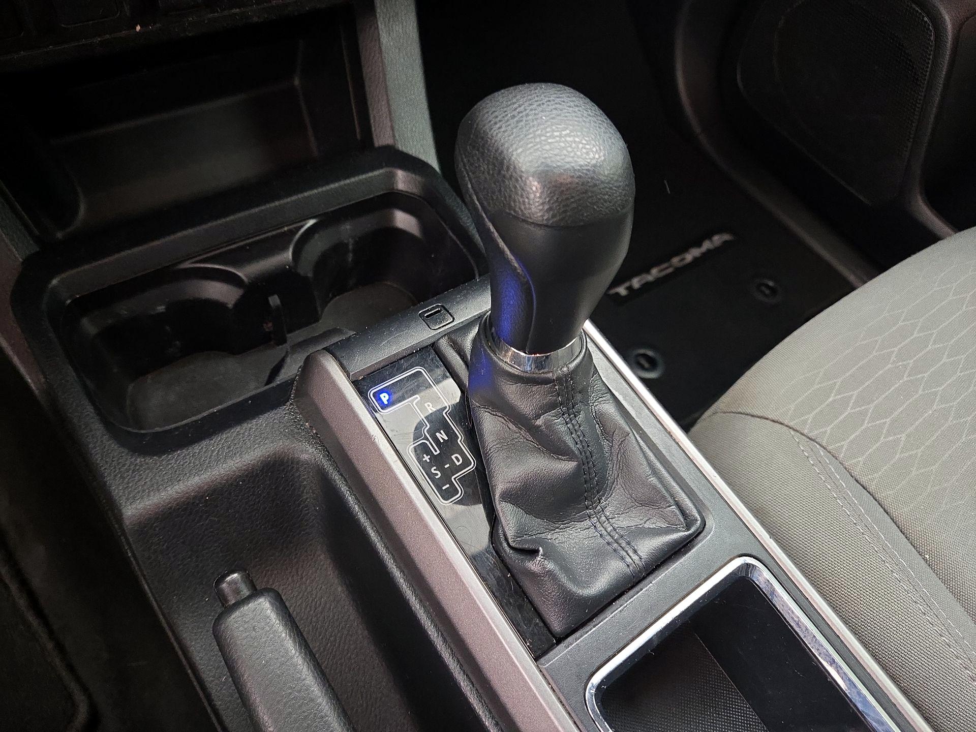 Thumbnail: 2019 Toyota Tacoma - 17