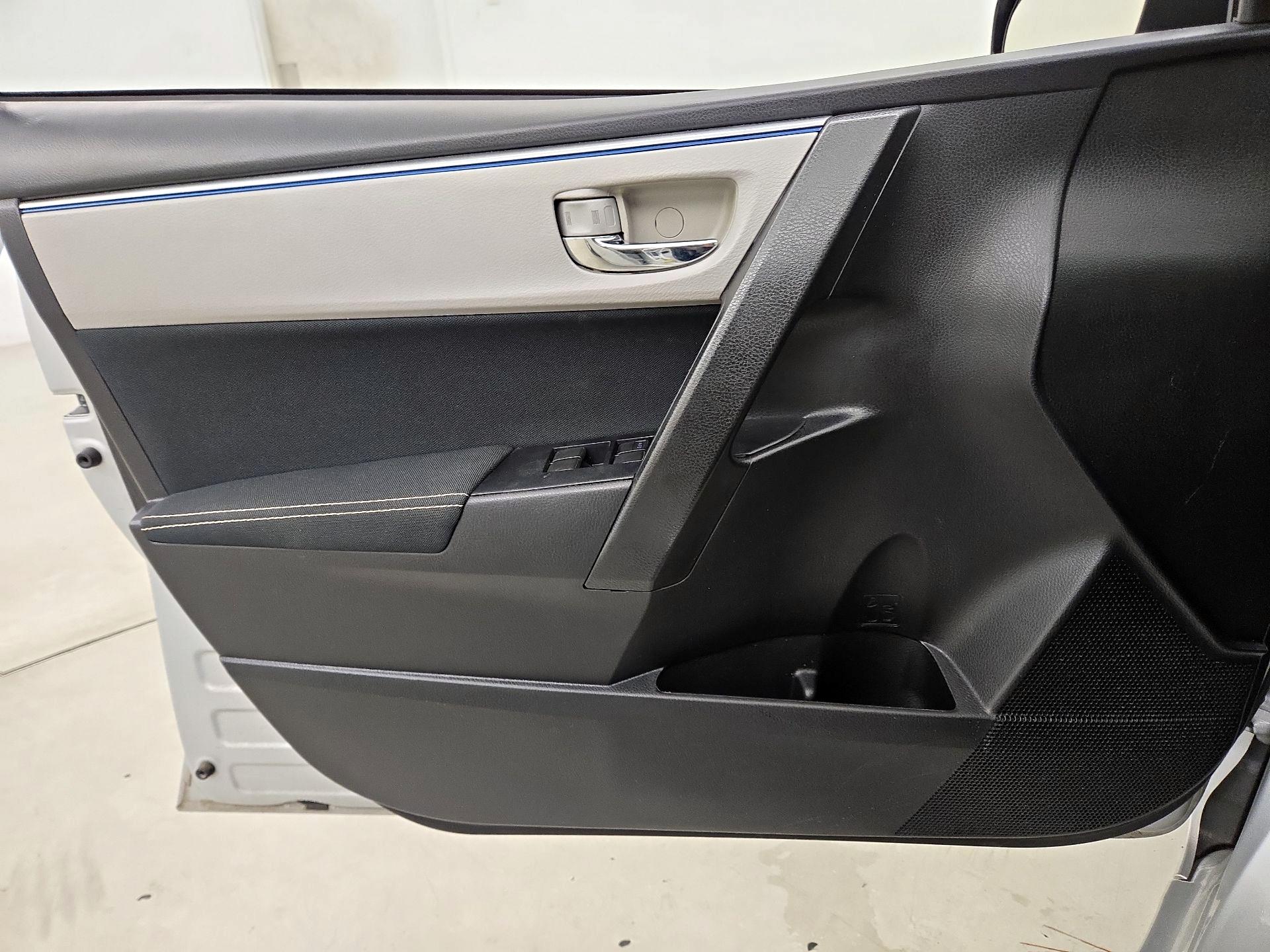 Thumbnail: 2016 Toyota Corolla - 12