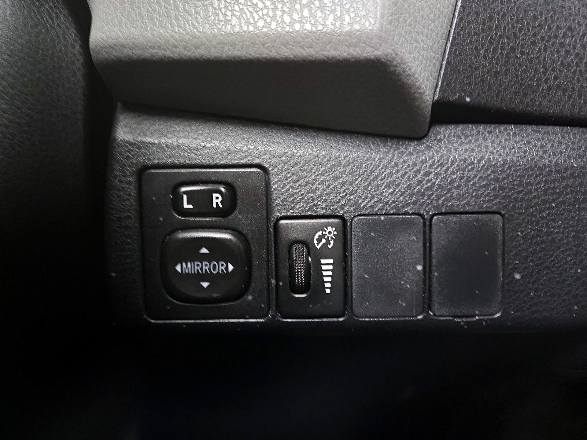 Thumbnail: 2016 Toyota Corolla - 13