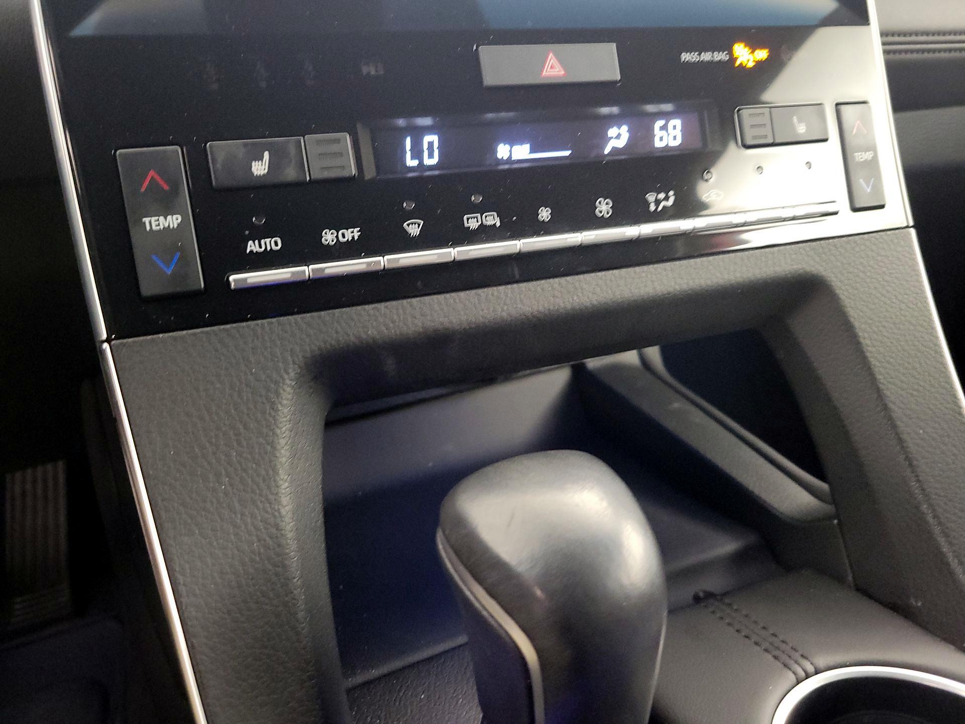 Thumbnail: 2021 Toyota Avalon - 13