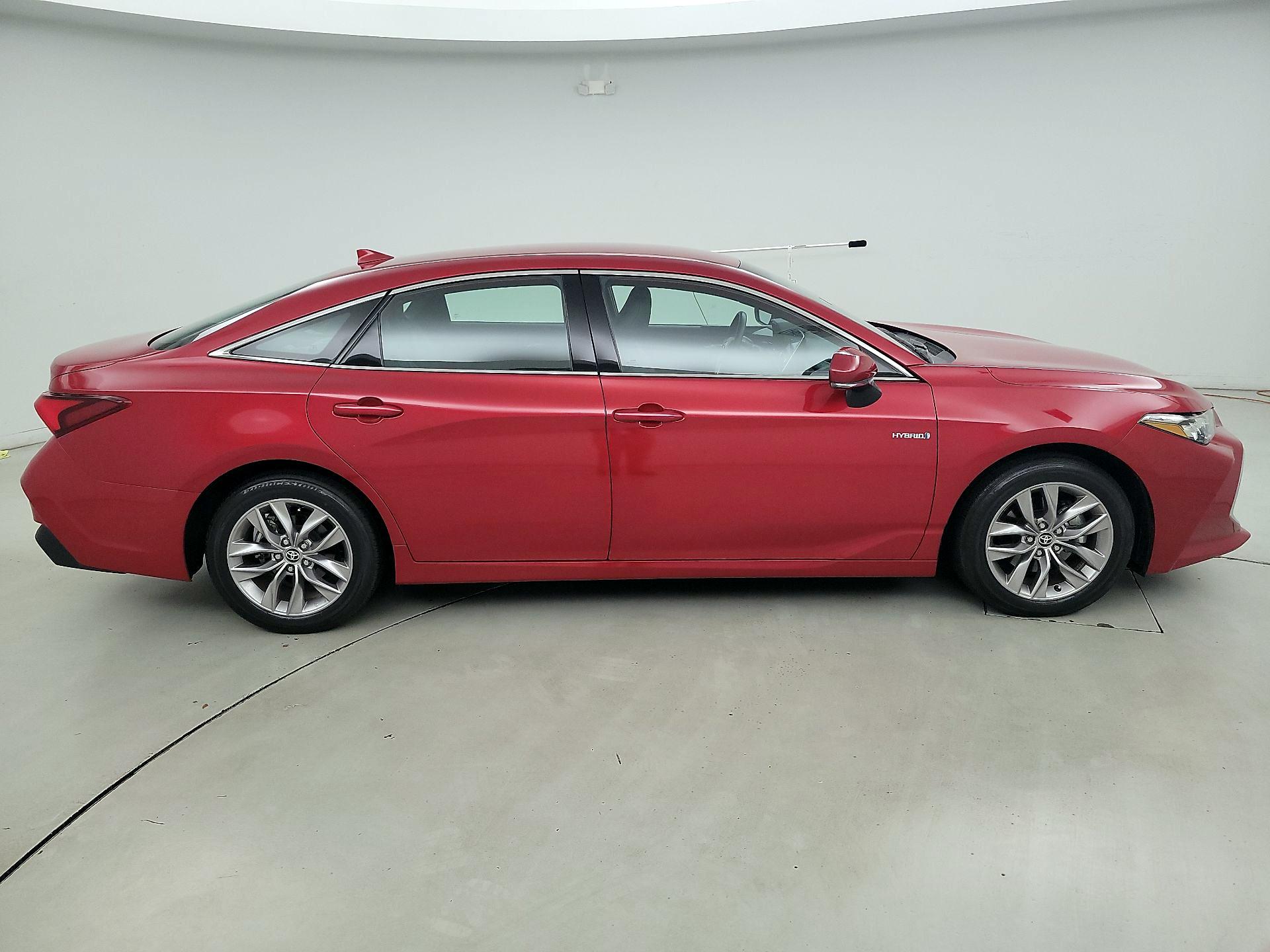 Thumbnail: 2021 Toyota Avalon - 4