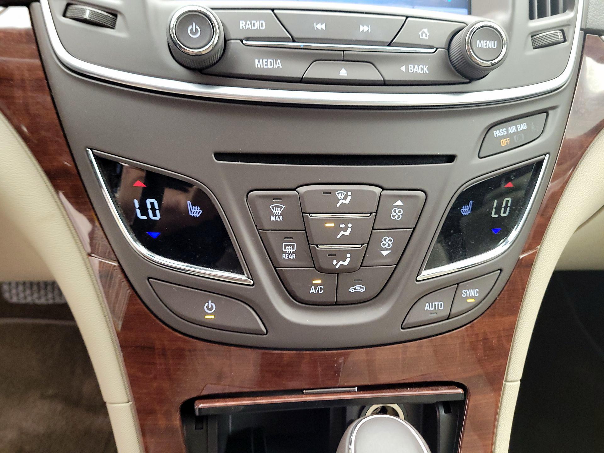 Thumbnail: 2016 Buick Regal - 14