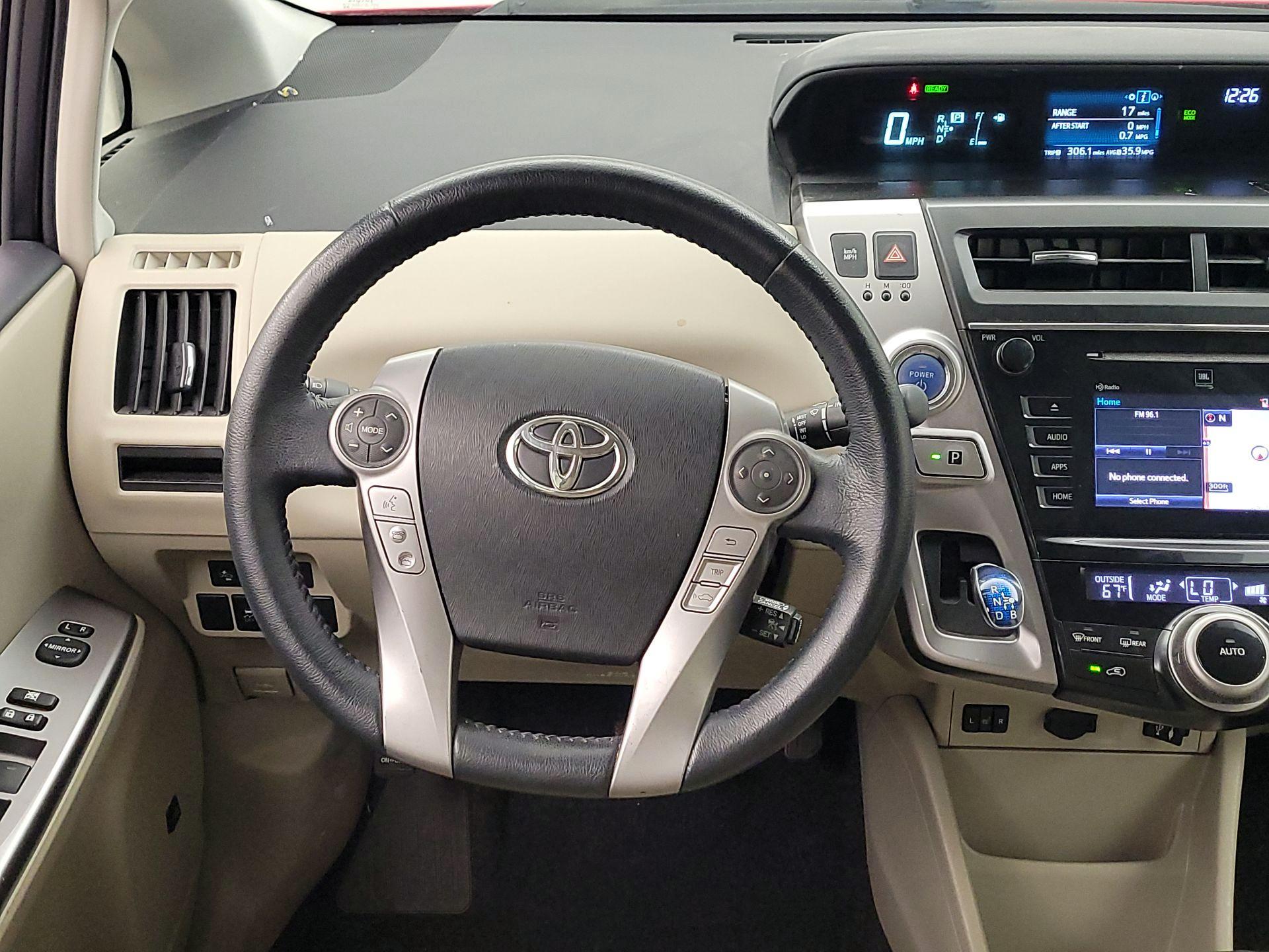Thumbnail: 2015 Toyota Prius v - 10