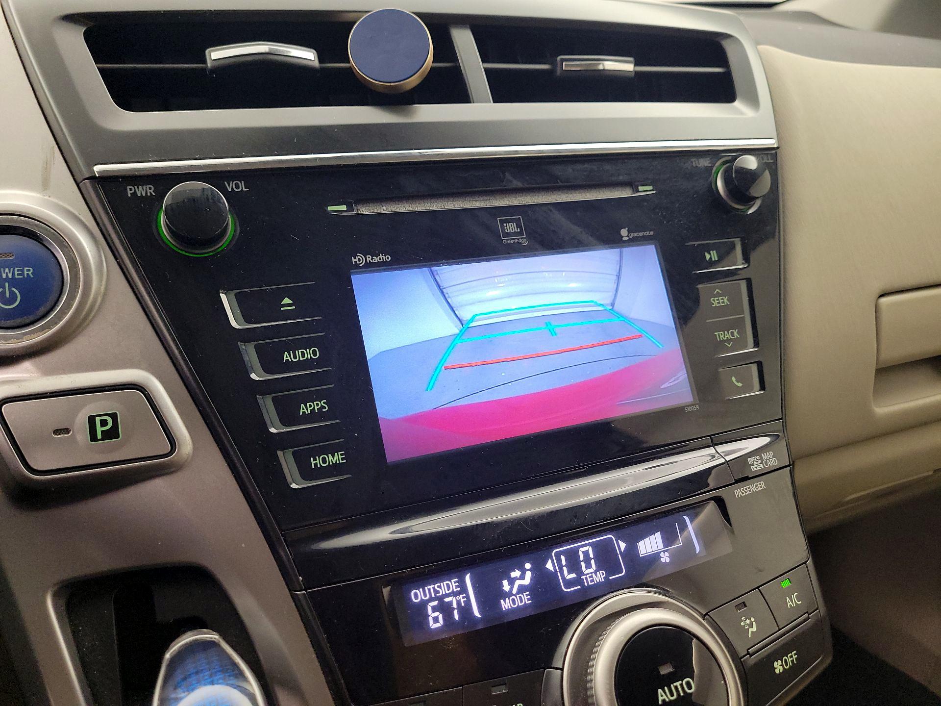 Thumbnail: 2015 Toyota Prius v - 14