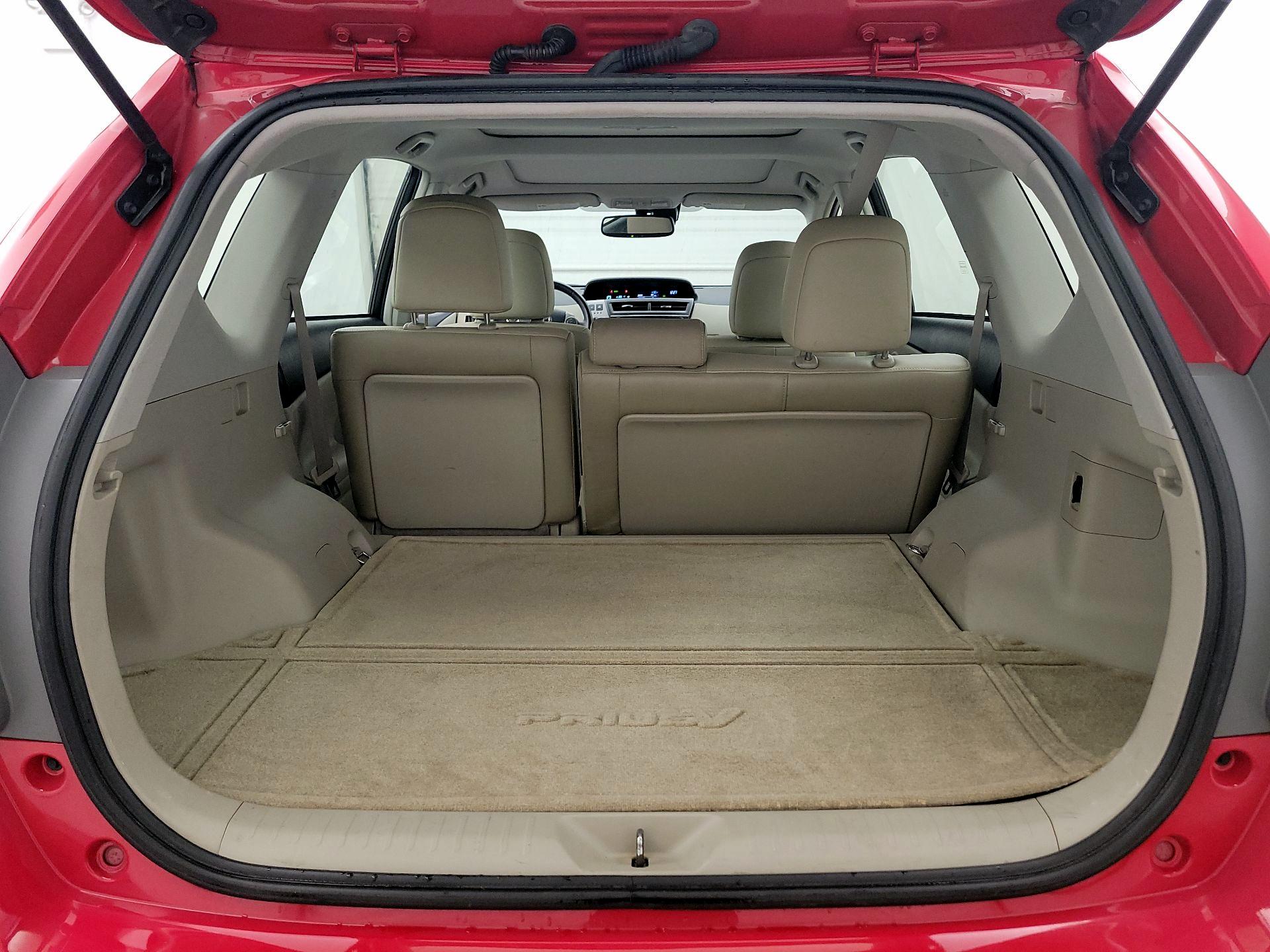 Thumbnail: 2015 Toyota Prius v - 19