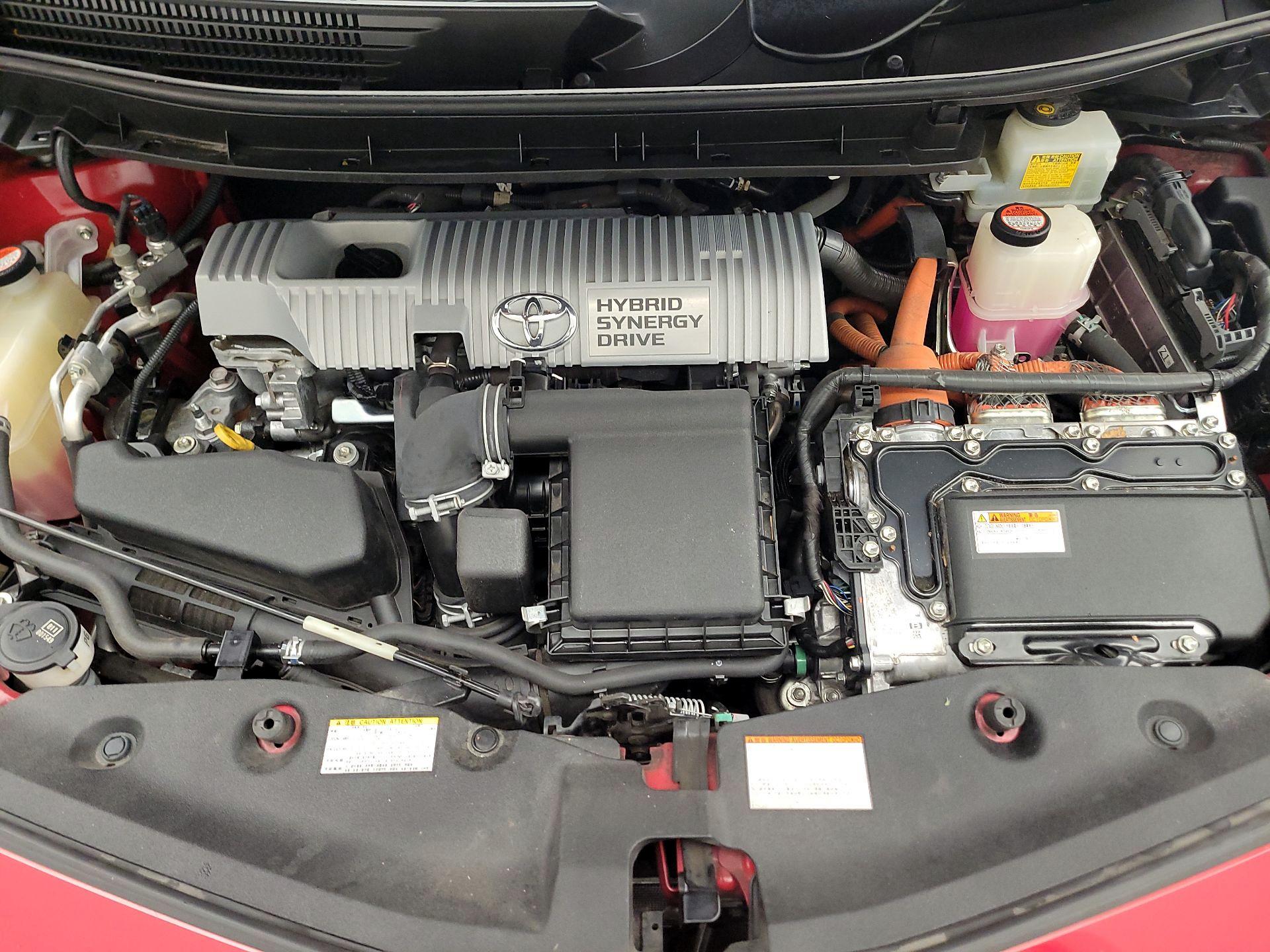 Thumbnail: 2015 Toyota Prius v - 20