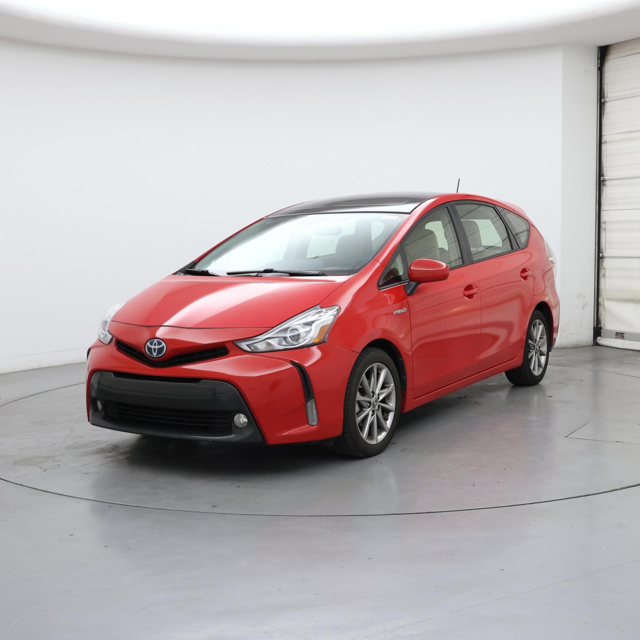 Thumbnail: 2015 Toyota Prius v - 4
