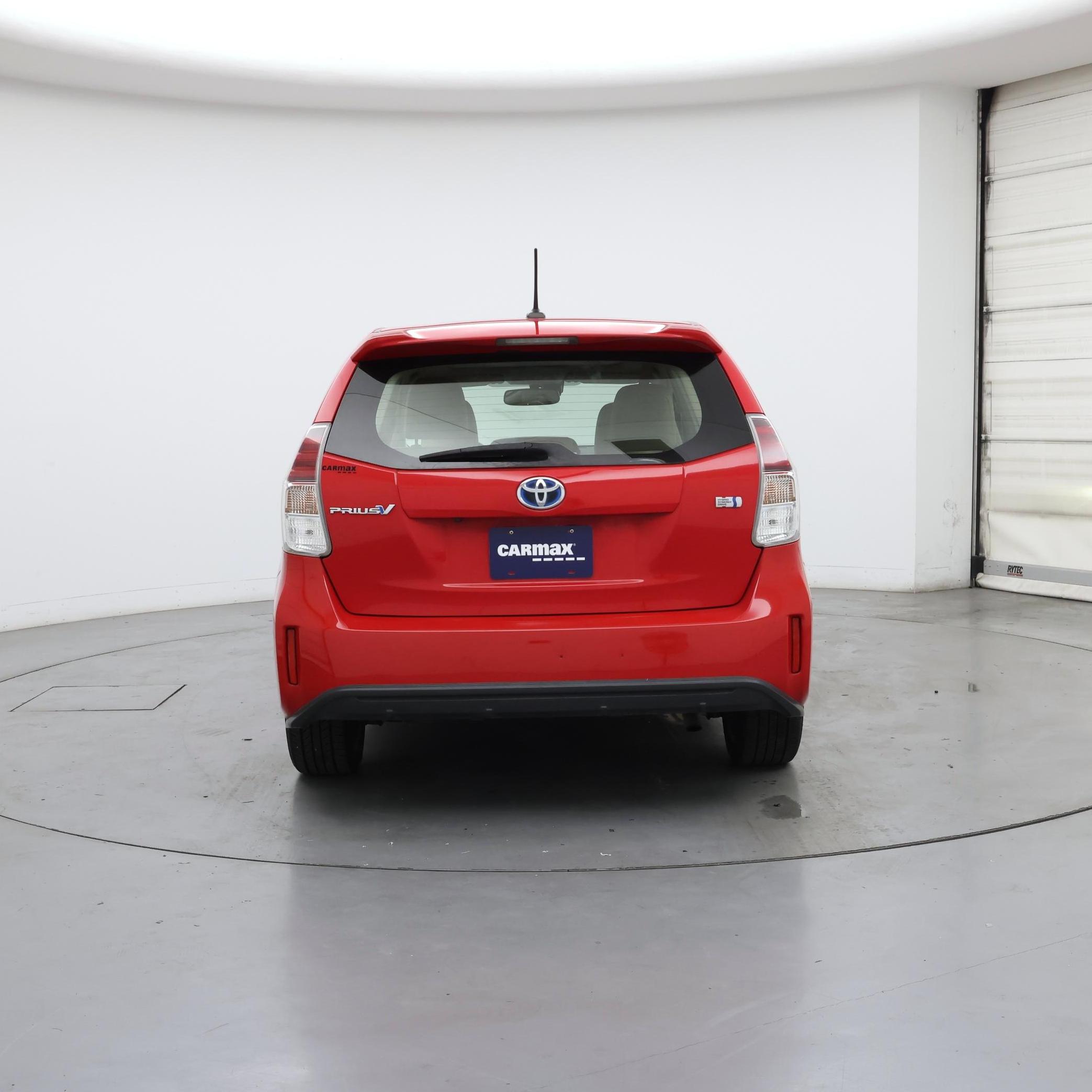 Thumbnail: 2015 Toyota Prius v - 6