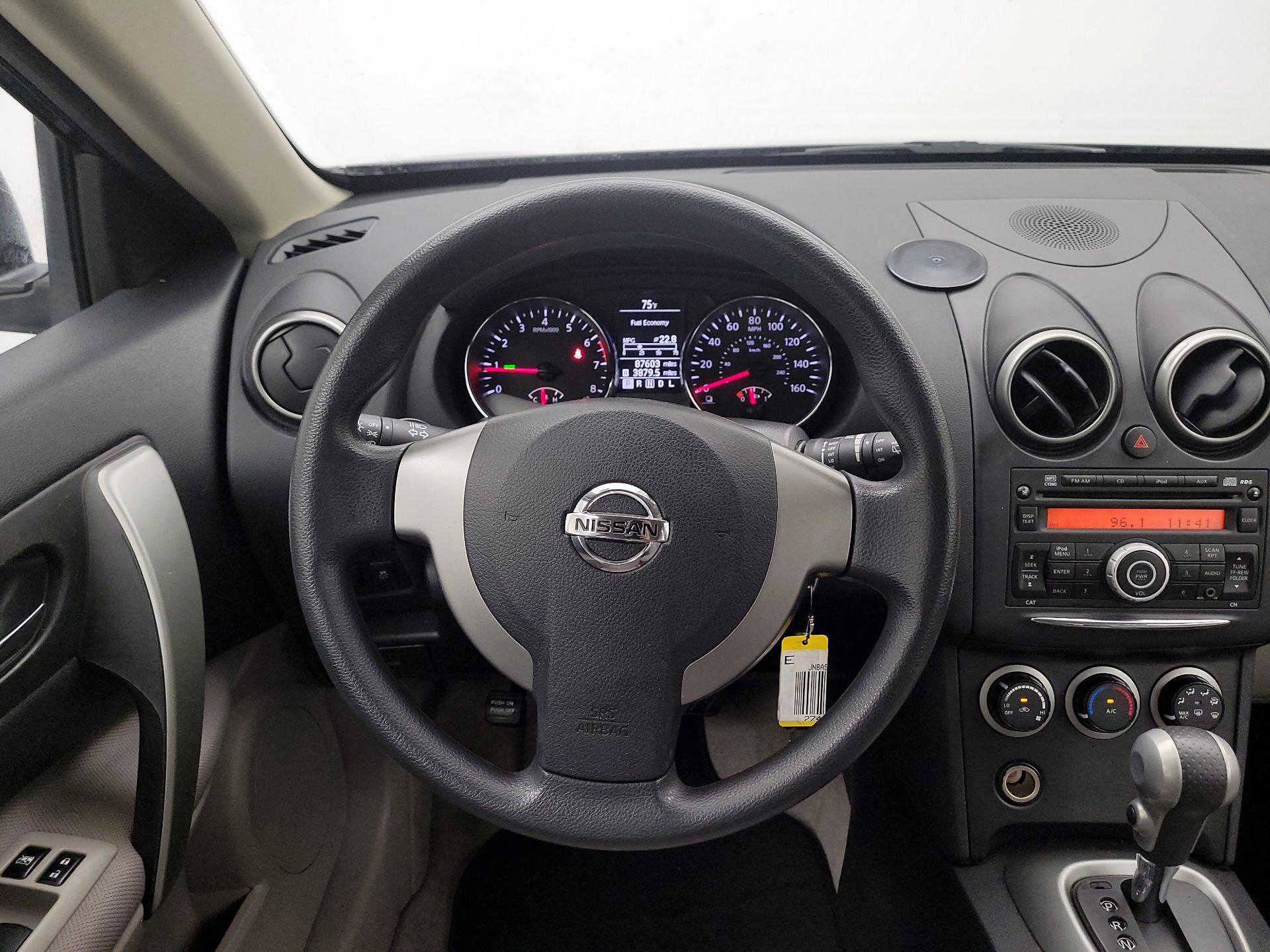 Thumbnail: 2015 Nissan Rogue - 10