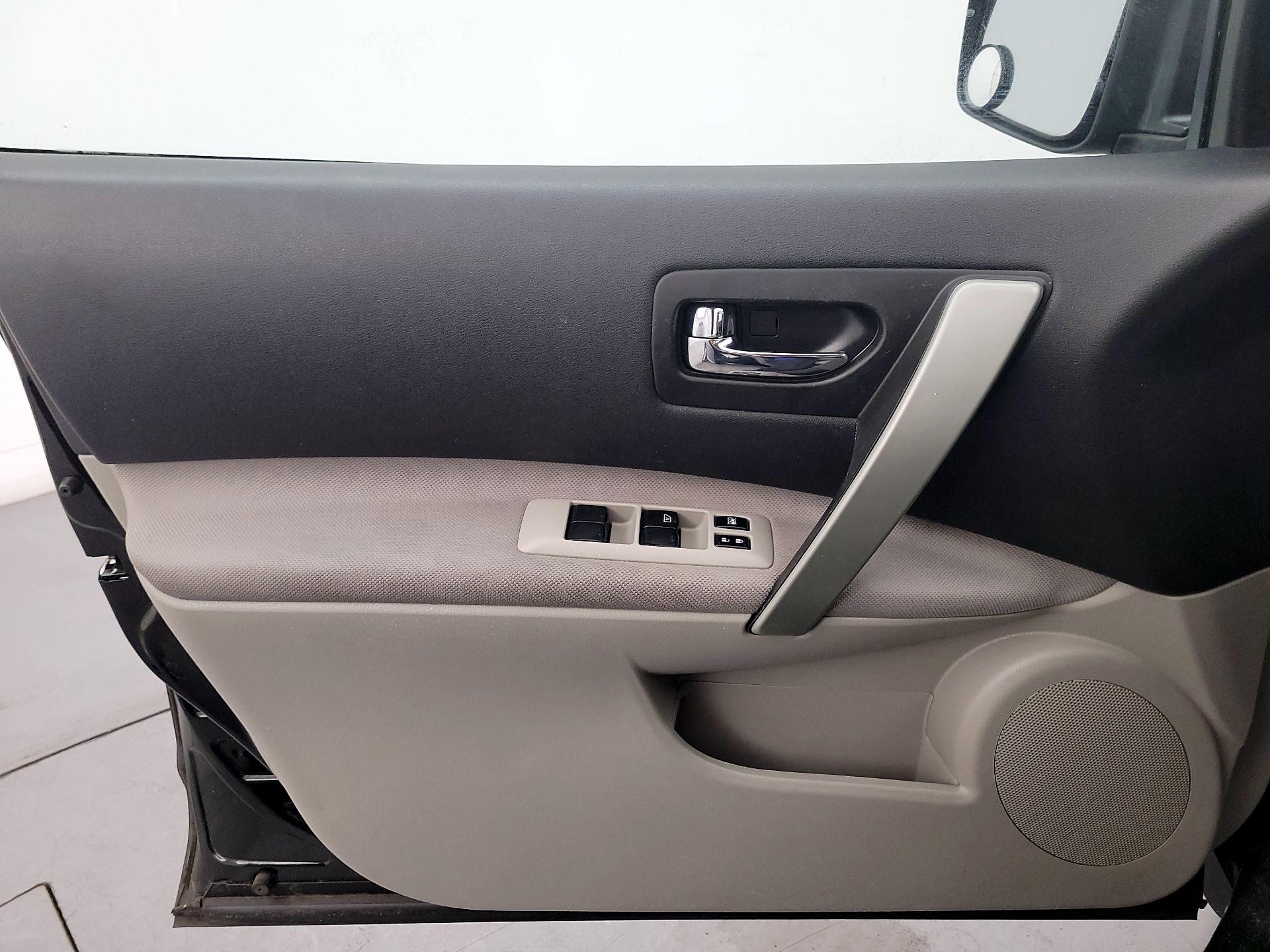 Thumbnail: 2015 Nissan Rogue - 12