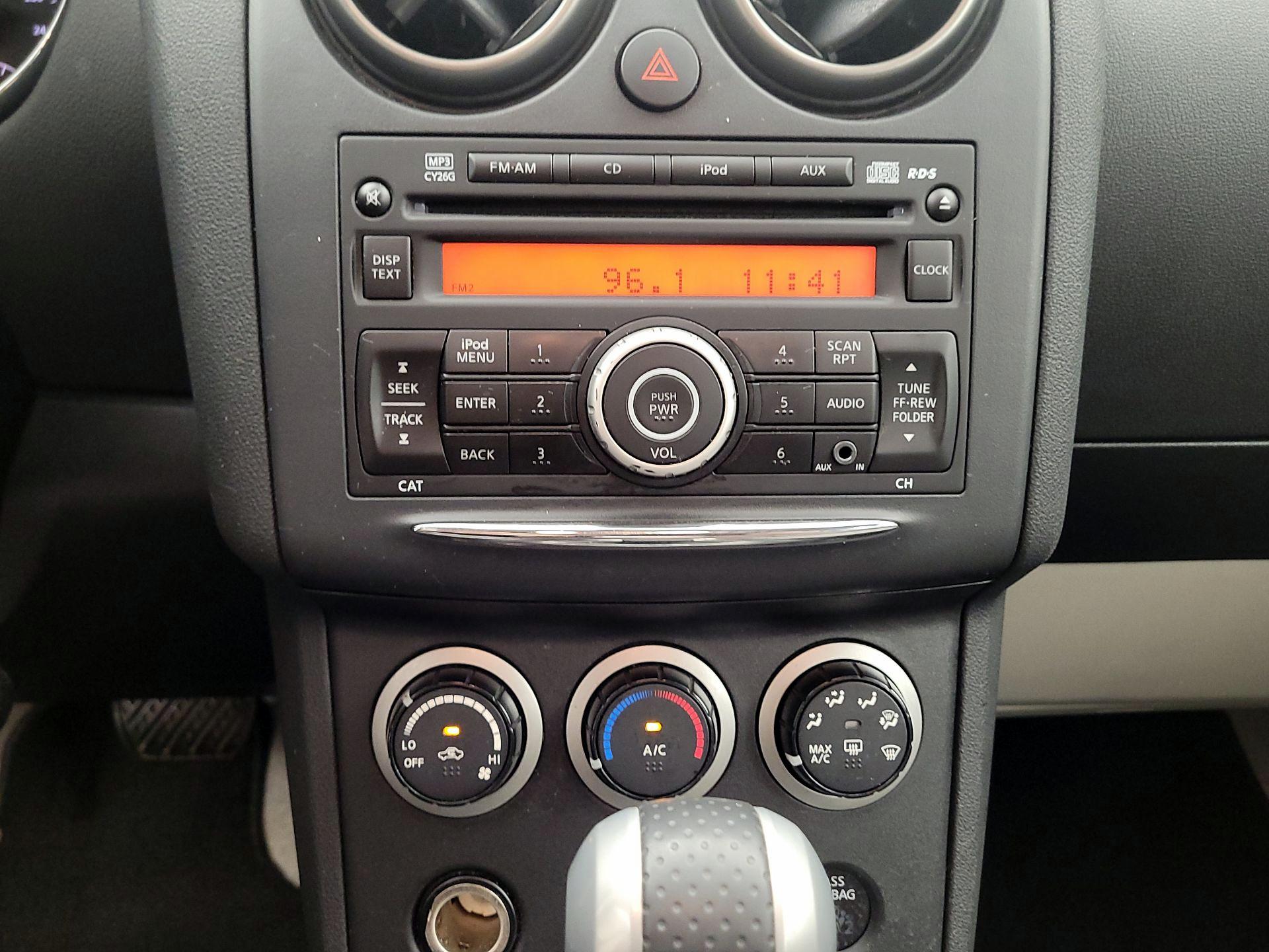 Thumbnail: 2015 Nissan Rogue - 15