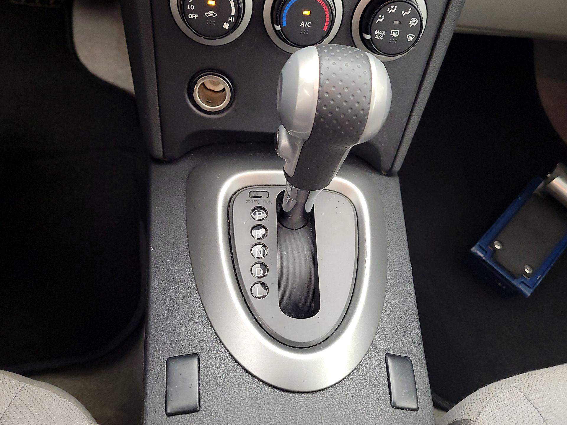 Thumbnail: 2015 Nissan Rogue - 16