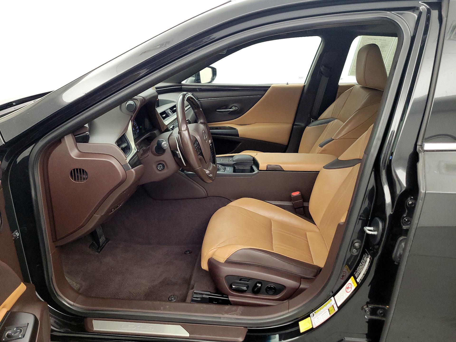 Thumbnail: 2019 Lexus ES - 11