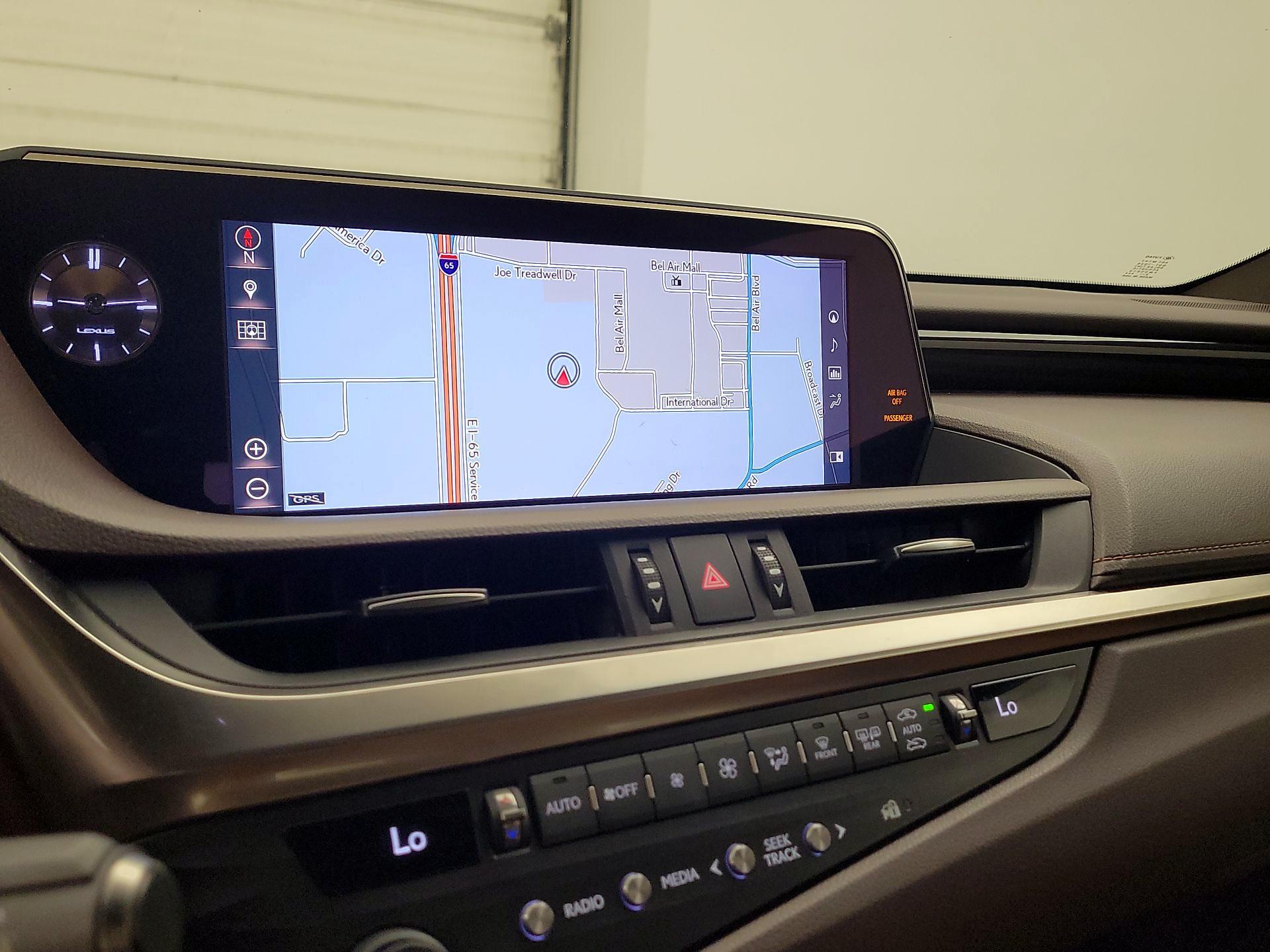 Thumbnail: 2019 Lexus ES - 14