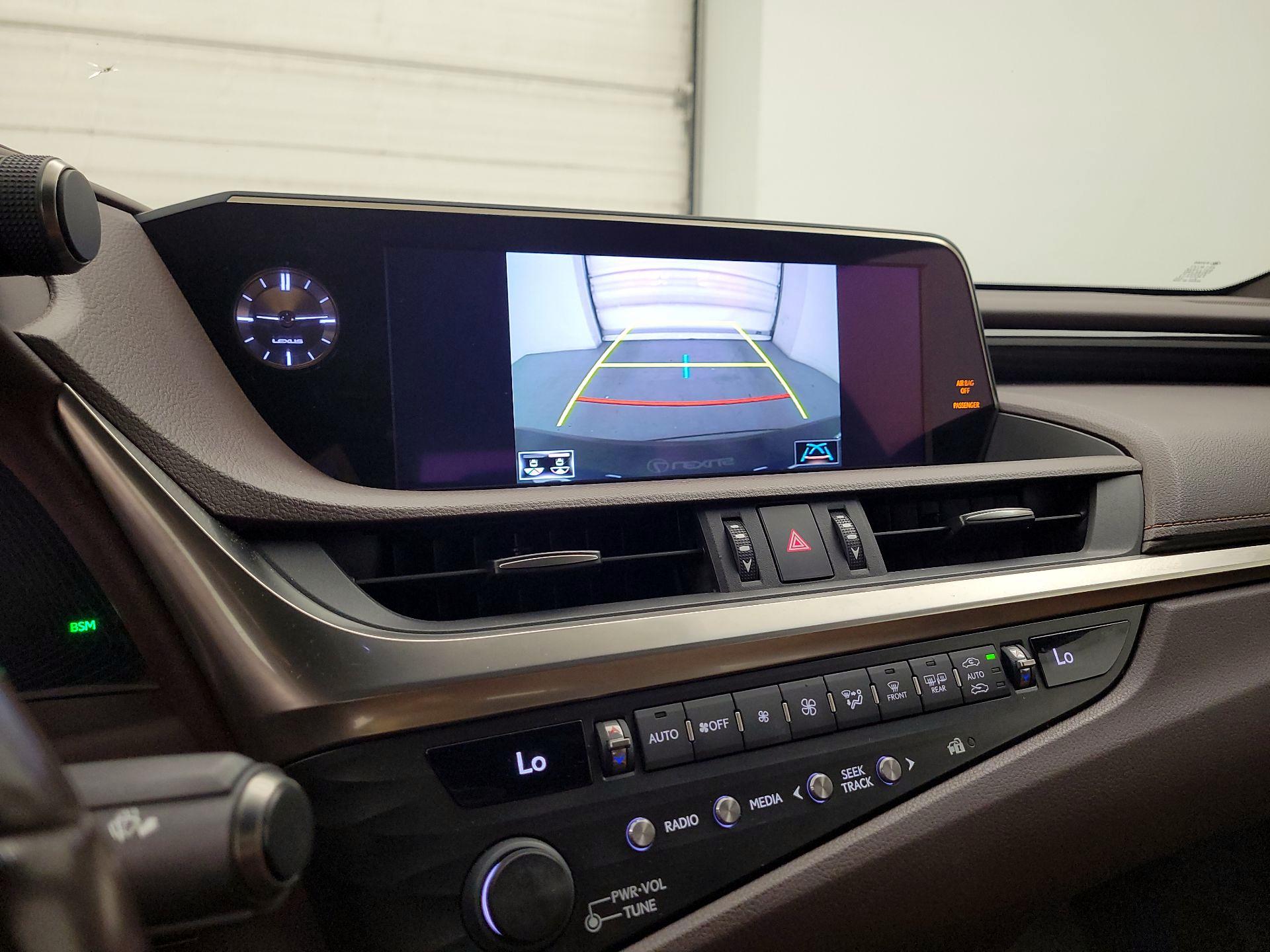 Thumbnail: 2019 Lexus ES - 15