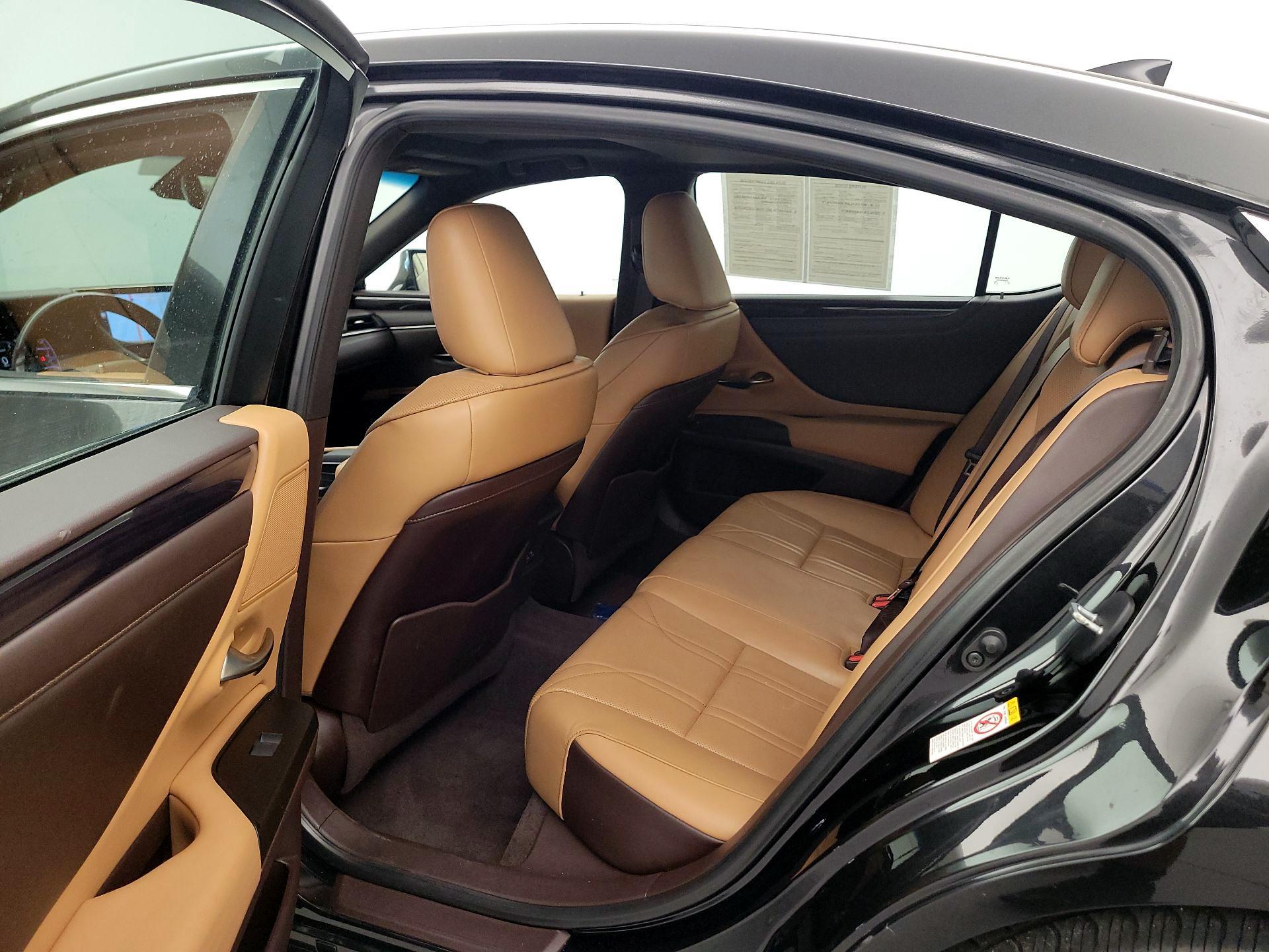 Thumbnail: 2019 Lexus ES - 19