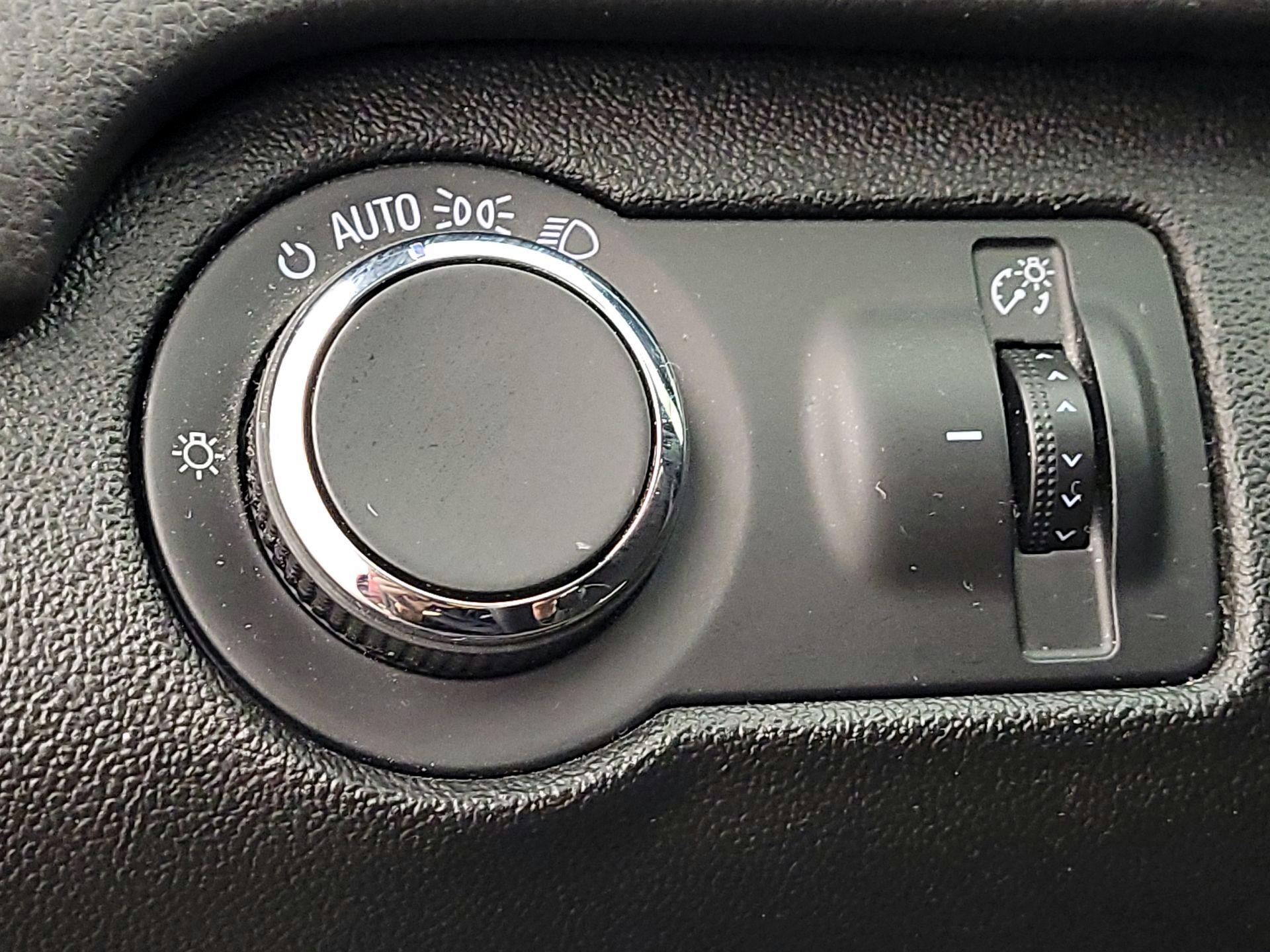 Thumbnail: 2015 Buick Regal - 13